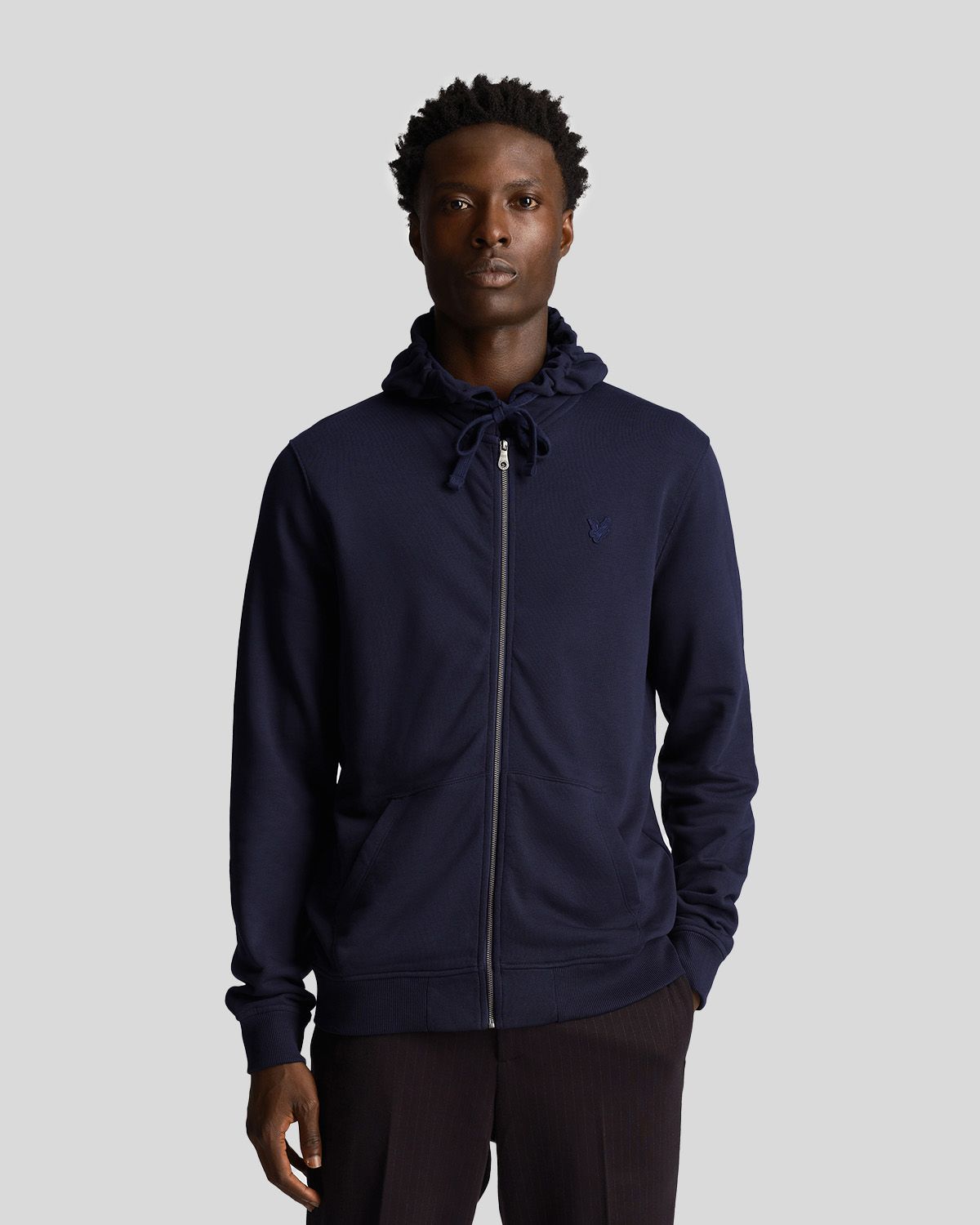 

Толстовка мужская Lyle & Scott Tonal Eagle Zip Through Hoodie синяя L, Синий, Tonal Eagle Zip Through Hoodie