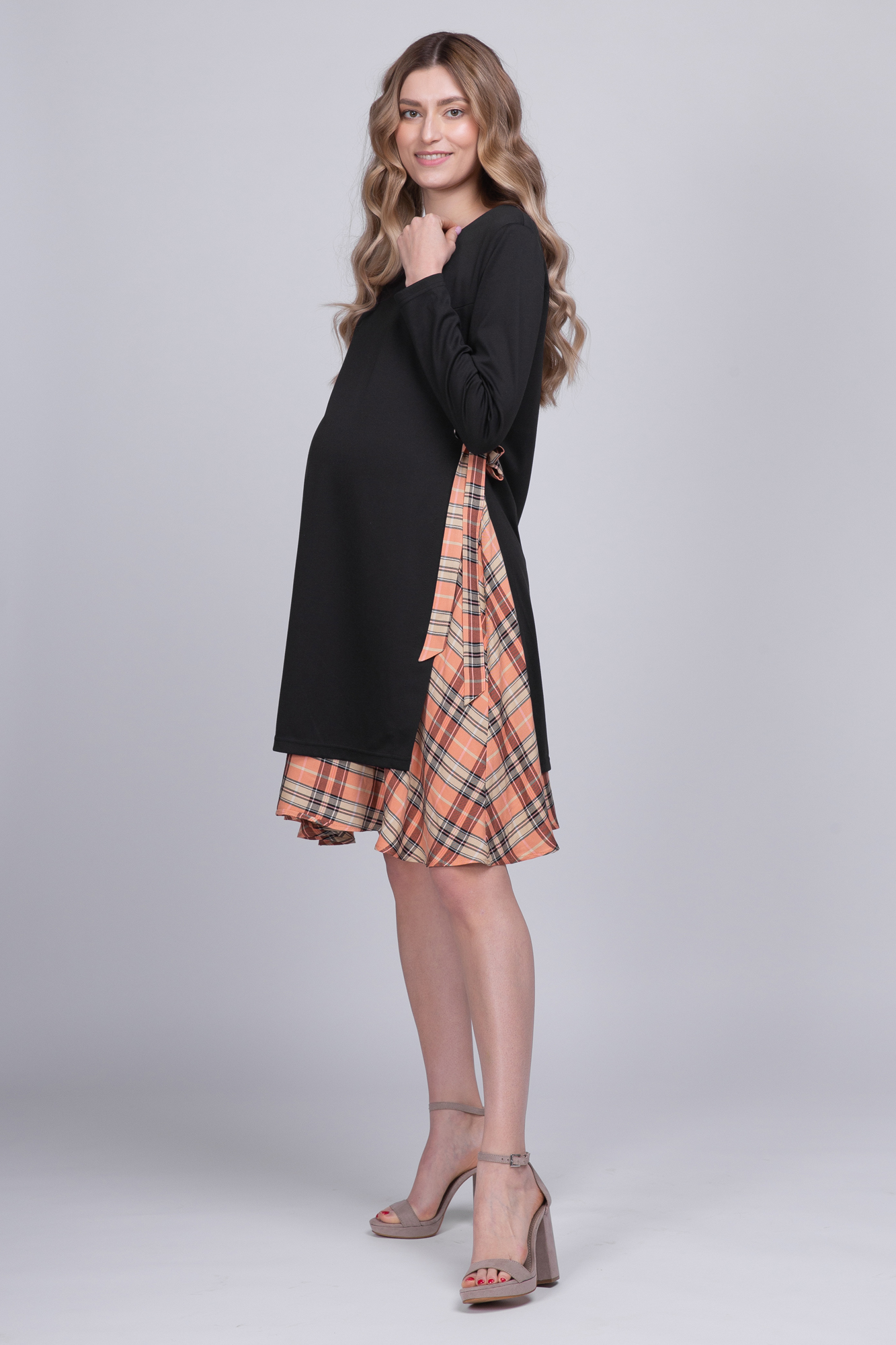 Платье для беременных женское Mama's fantasy 08-21821MF черное 44 RU