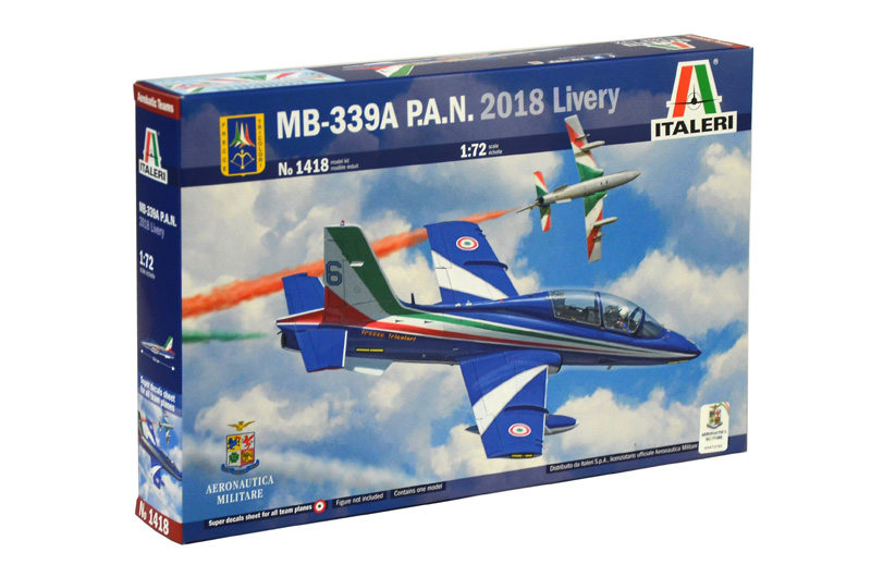 фото Сборная модель italeri 1/72 учебно-боевой самолет mb.339a в ливрее p.a.n. 2018 1418