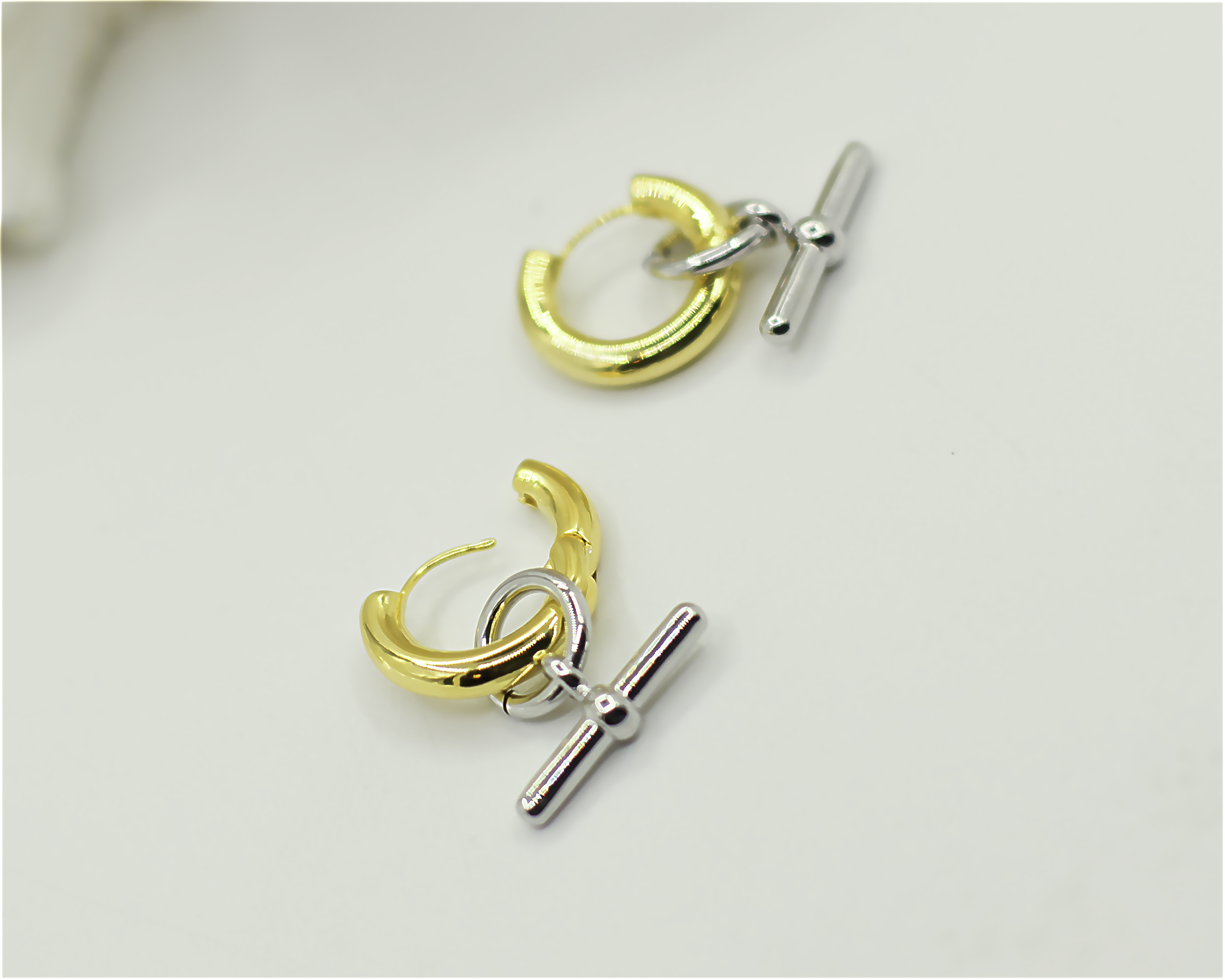 

Серьги конго из бижутерного сплава Jewelry Earrings Cel, Cel