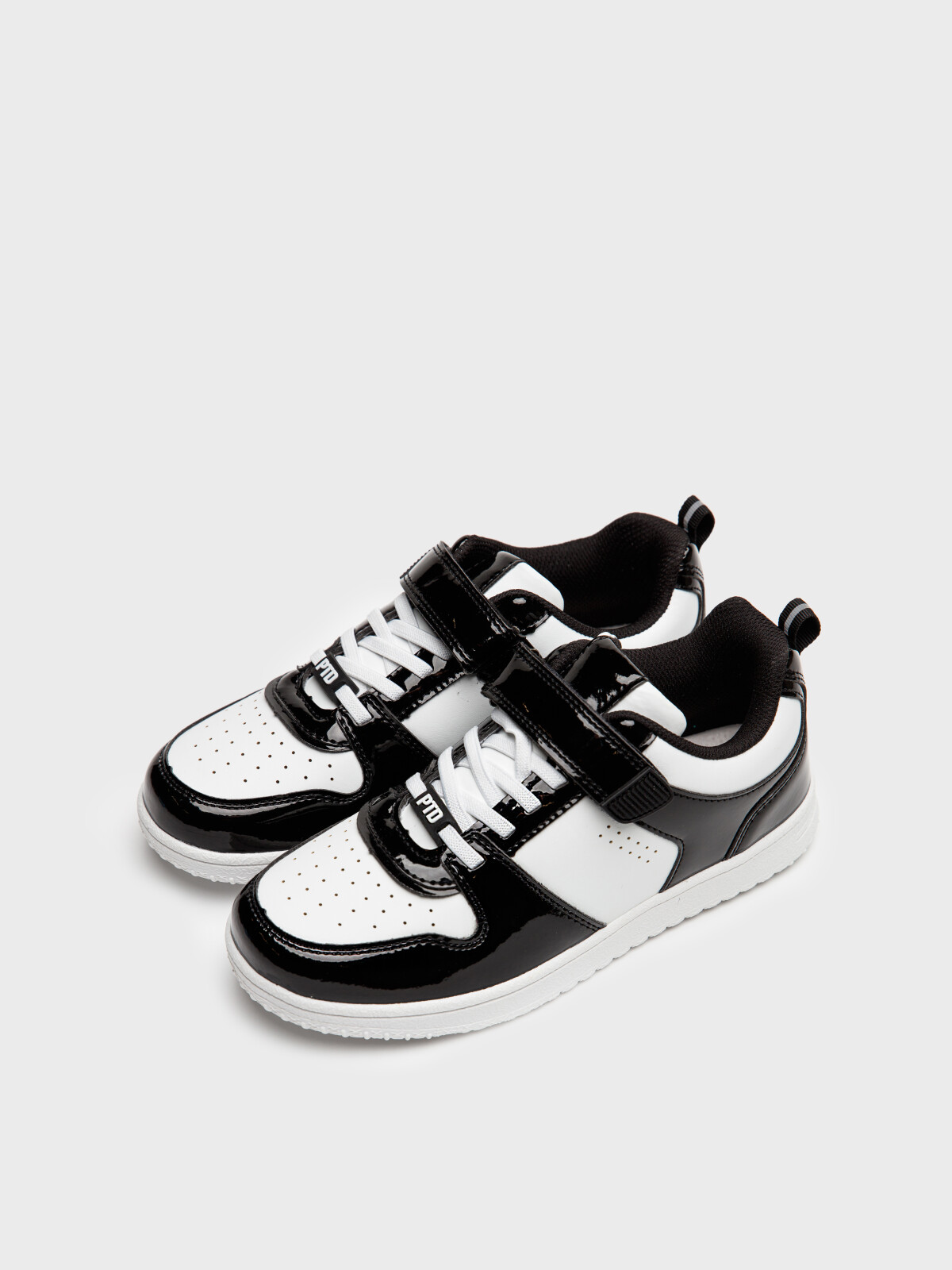 

Кроссовки PlayToday 22427945, черный, белый, 33, Разноцветный, 22427945