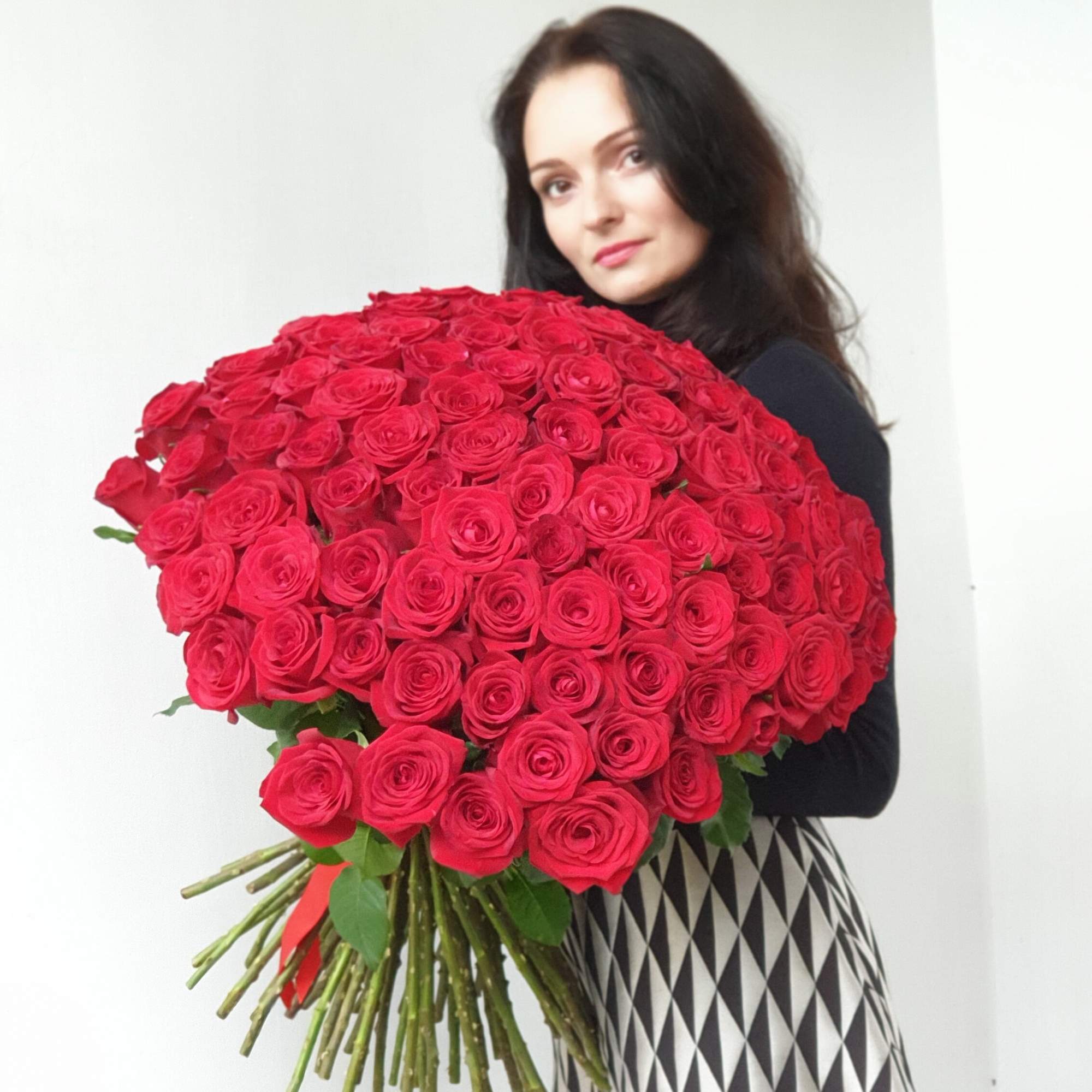 

Букет цветов, Талисман Флора, из 101 красной розы, B0377, 49см