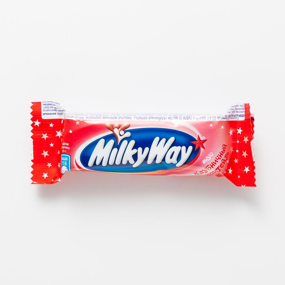 Шоколадный батончик Milky Way клубничный коктейль, 26 г