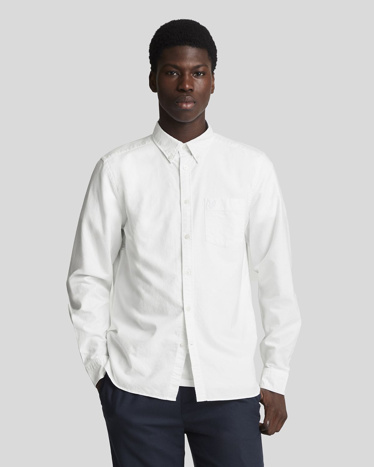 

Рубашка мужская Lyle & Scott Tonal Eagle Plain Oxford Shirt белая L, Белый, Tonal Eagle Plain Oxford Shirt