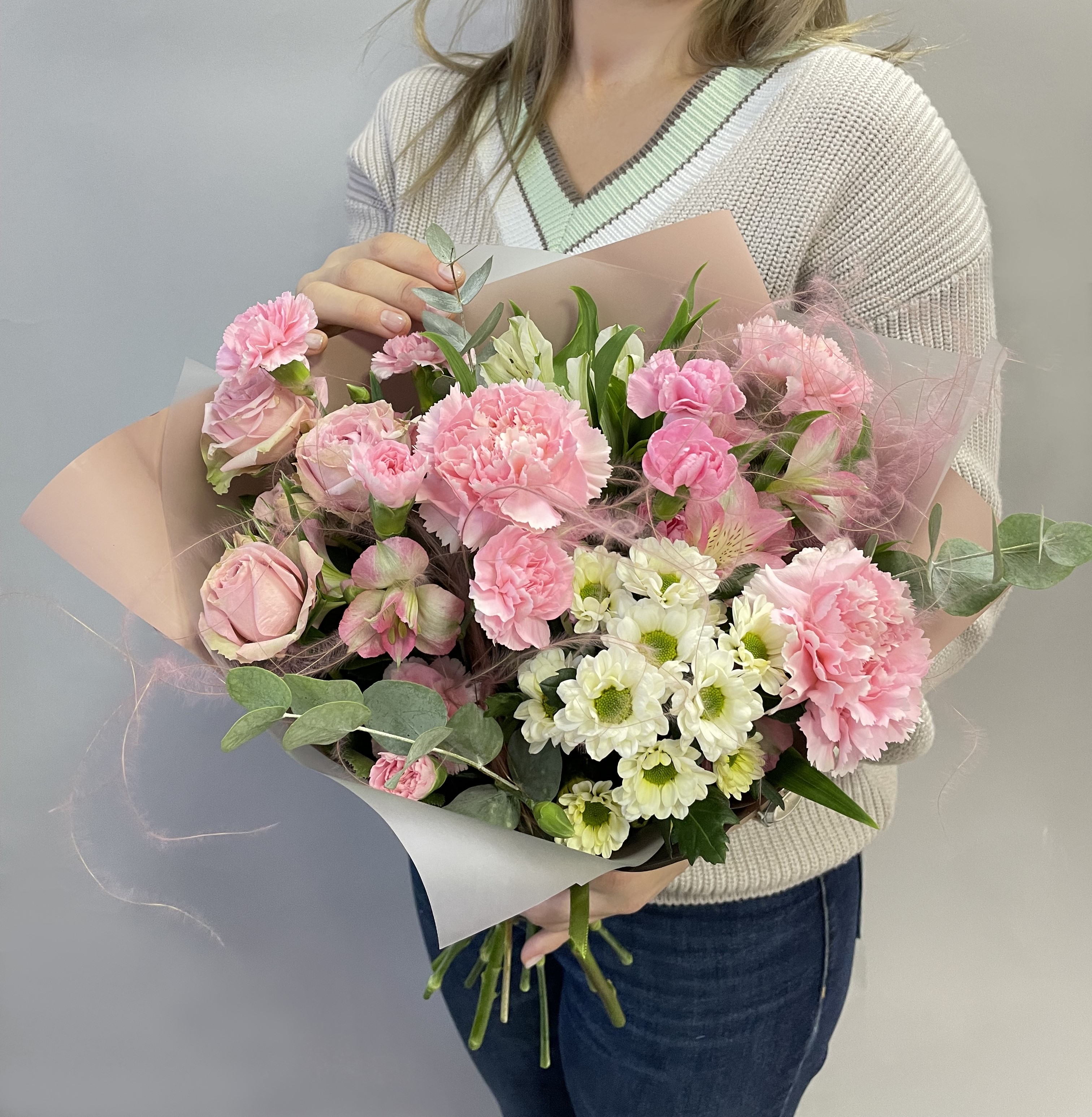 

Нежный букет роз, гвоздик, хризантем Floret, 021, БУКЕТ