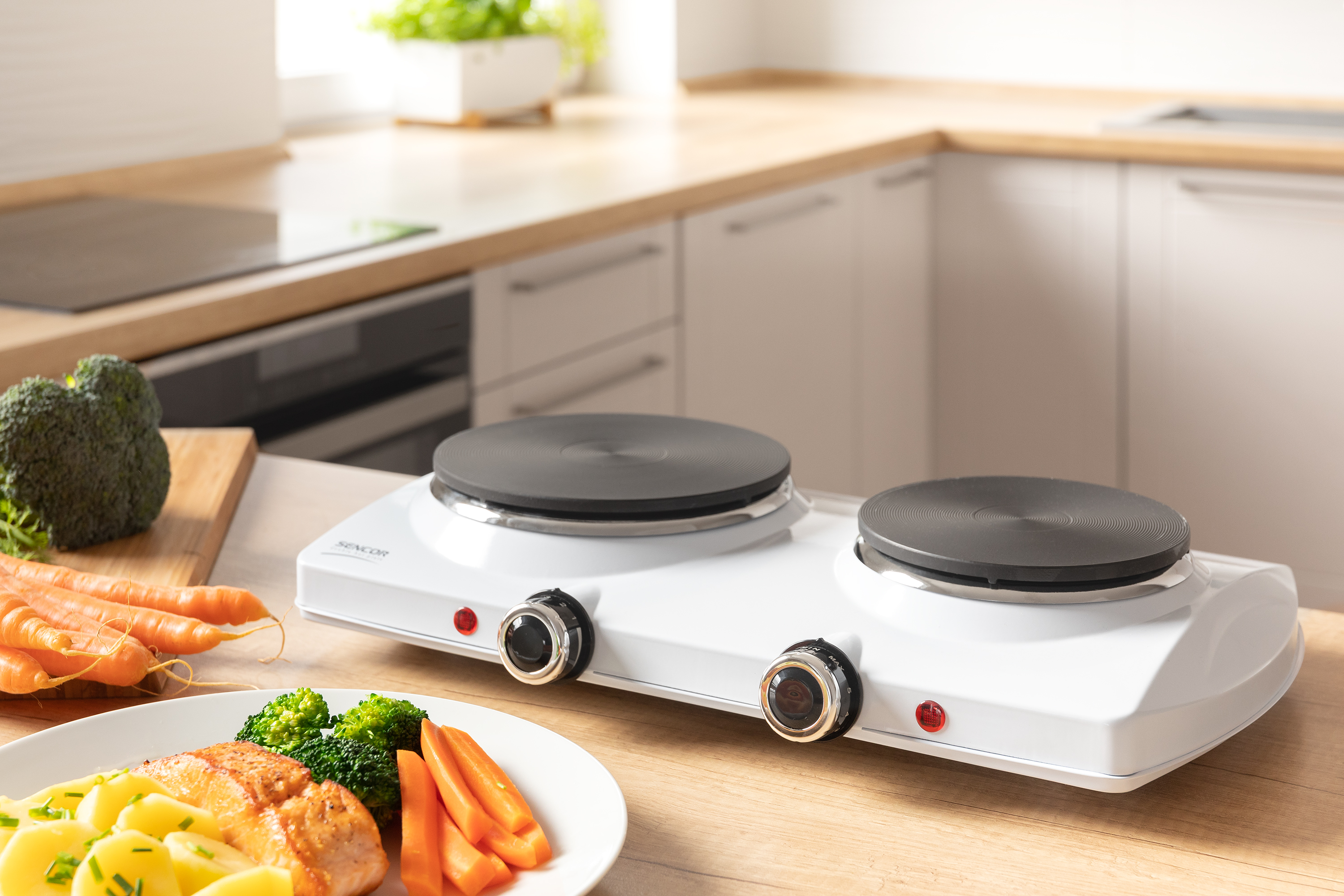 

Настольная электрическая плитка Sencor 2253WH белый, 2253WH