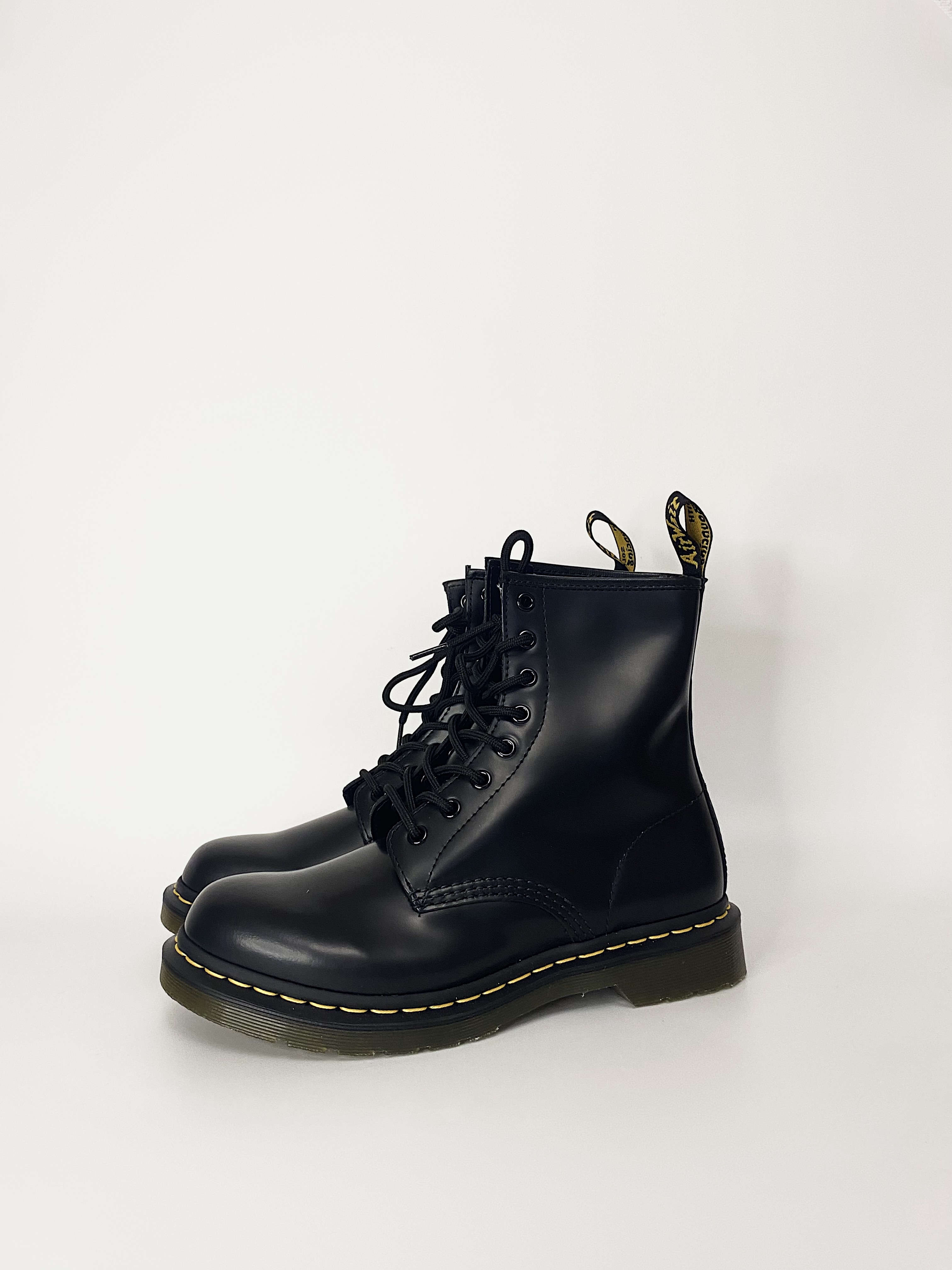 

Ботинки женские Dr. Martens 1460 черные 41 EU, Черный, 1460