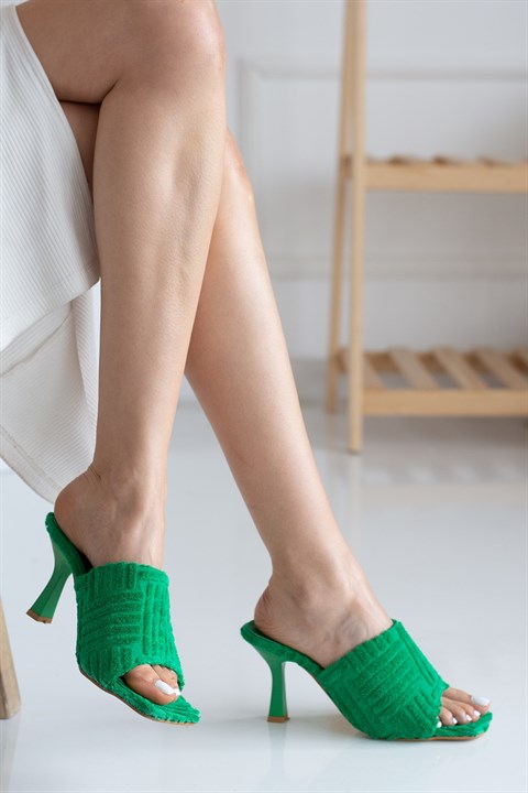 

Шлепанцы женские Shoes Bellas 1202 желтые 38 EU (доставка из-за рубежа), Желтый, 1202