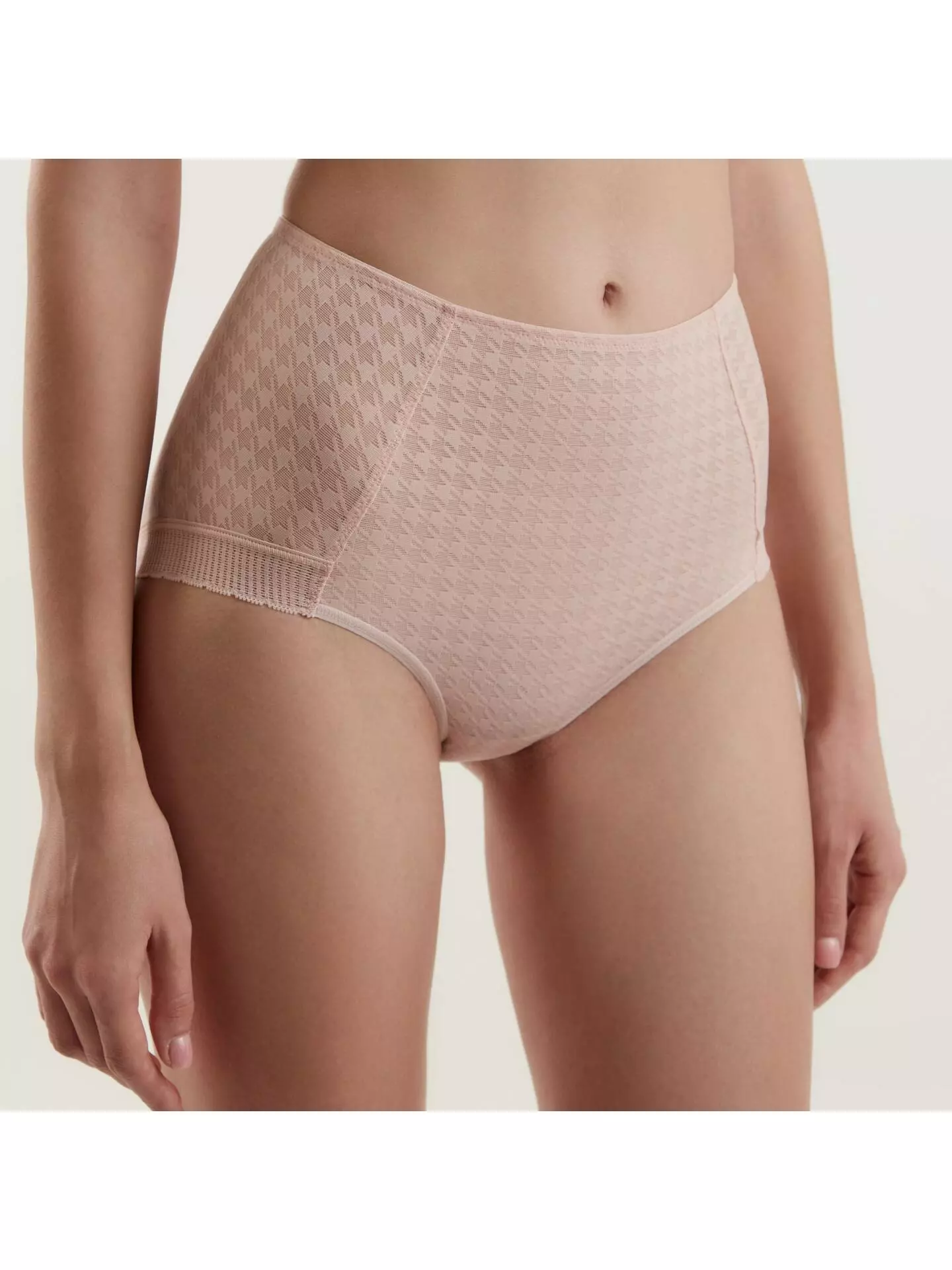 

Трусы жен. CE BODY COUTURE RP2093, р.102, камея, Розовый, BODY COUTURE RP2093