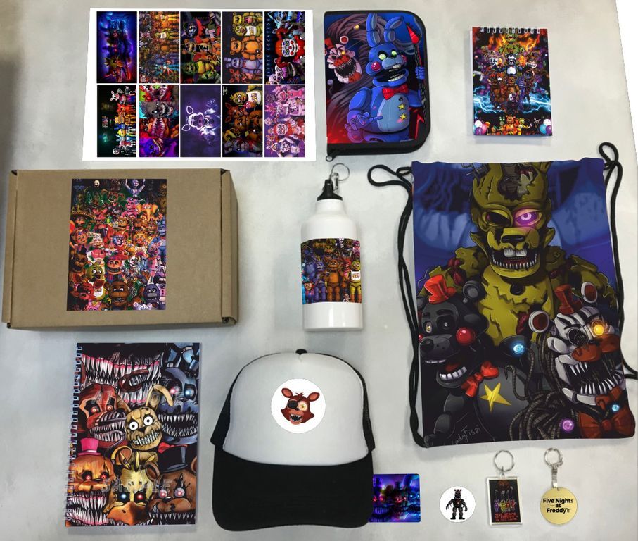 

Бокс с подарком по игре Five Nights at Freddys,Пять ночей у Фредди -12, 11 предметов