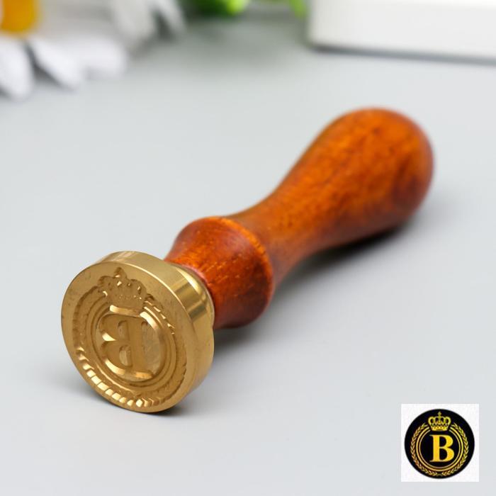 

Печать для сургуча с деревянной ручкой "Корона с буквой B" 9х2,5х2,5 см