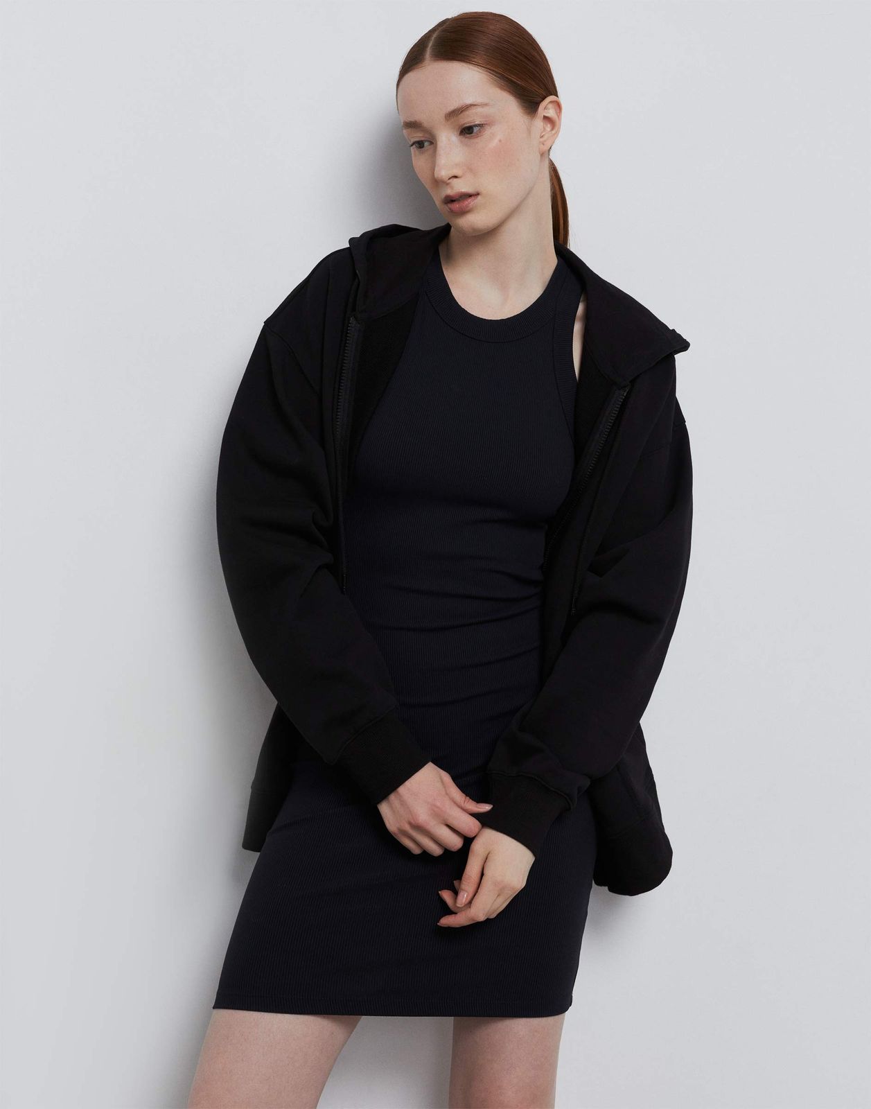 

Платье женское Gloria Jeans GDR027300 черный M/170, GDR027300