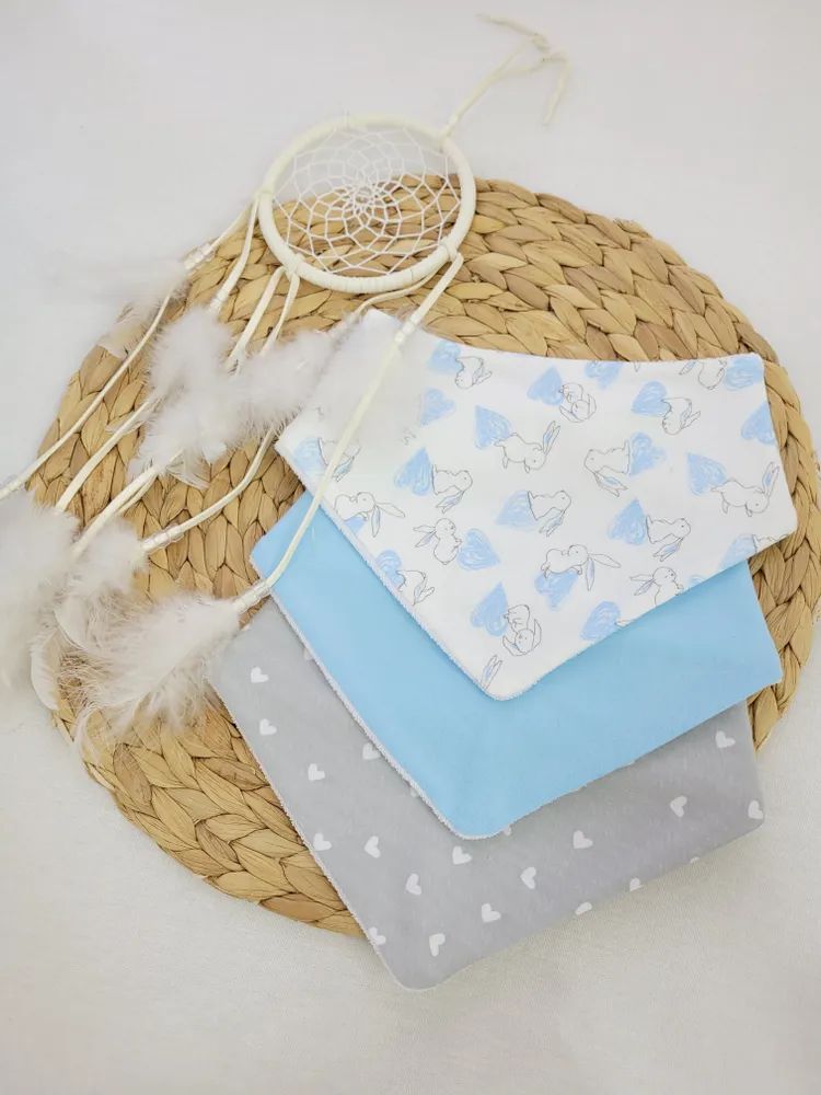 Нагрудники непромокаемые Зайчики с голубыми сердечками 3шт