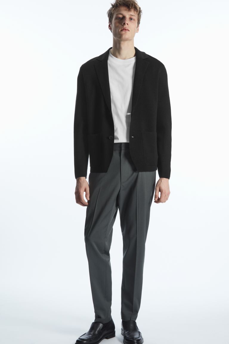 

Брюки мужские COS 1166931002 серые 46 RU (доставка из-за рубежа), Серый, 1166931002