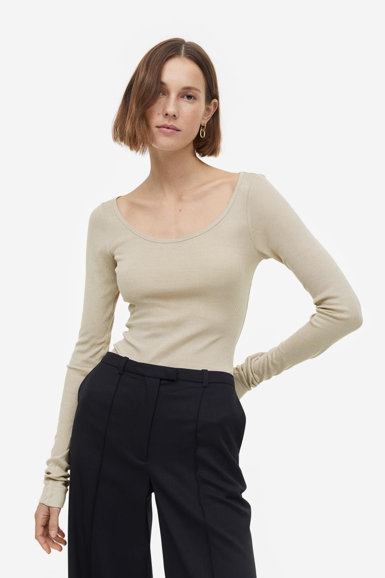 

Джемпер женский H&M 1162921001 бежевый M (доставка из-за рубежа), 1162921001