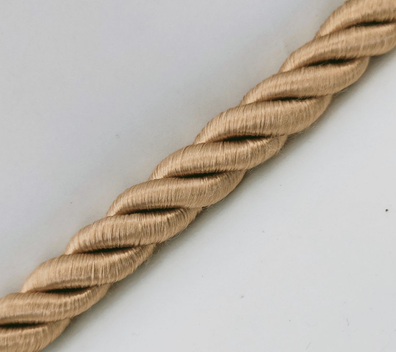 

Шнур декоративный idealtex 15Ш-24-5.0 , длина 24 м, диаметр 15 мм, Желтый, 15ш5.0