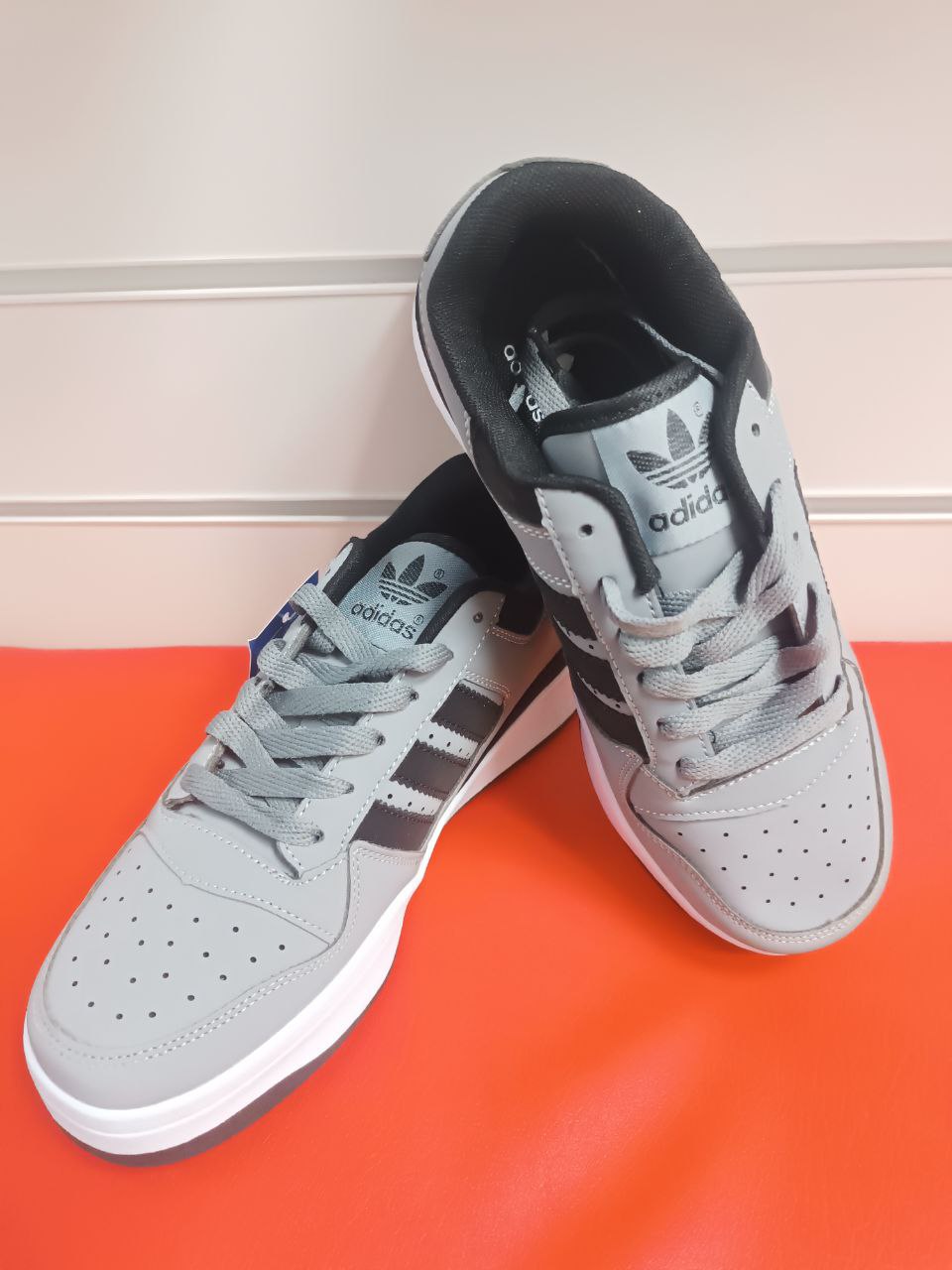 Кеды женские Adidas Low серые 40 RU