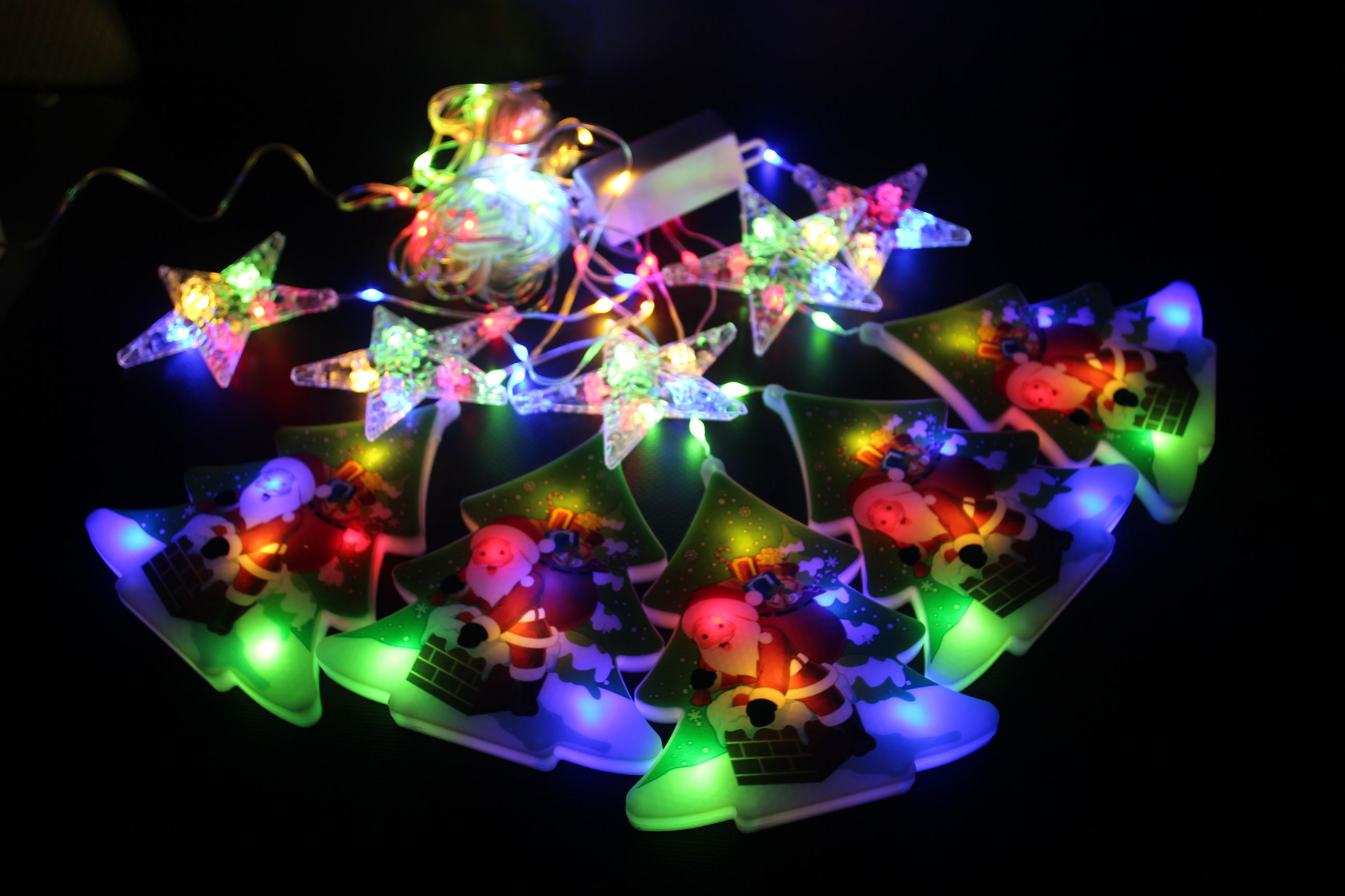 Световой занавес LED бахрома Ёлки и звёзды 15090 3м разноцветная