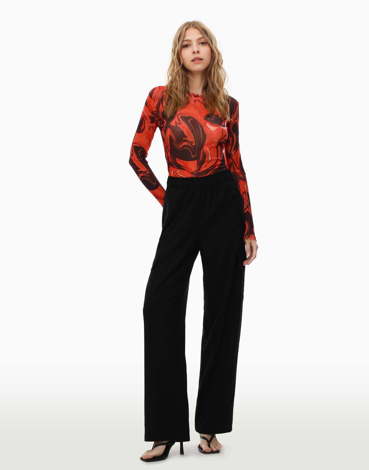 

Брюки женские Gloria Jeans GPT009261 черные S/164 (40-42), Черный, GPT009261