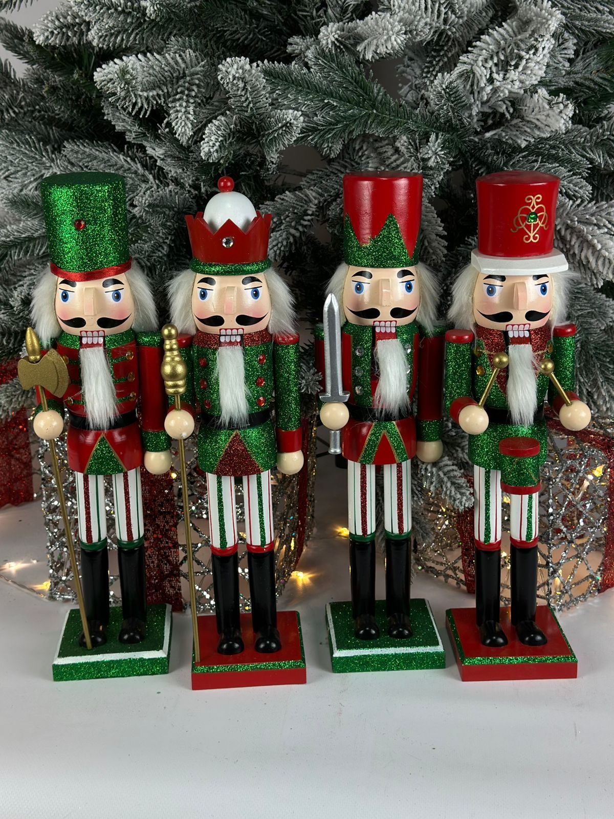 

Набор щелкунчиков из 4-х штук Merry Christmas 38х10 см 18656, Разноцветный