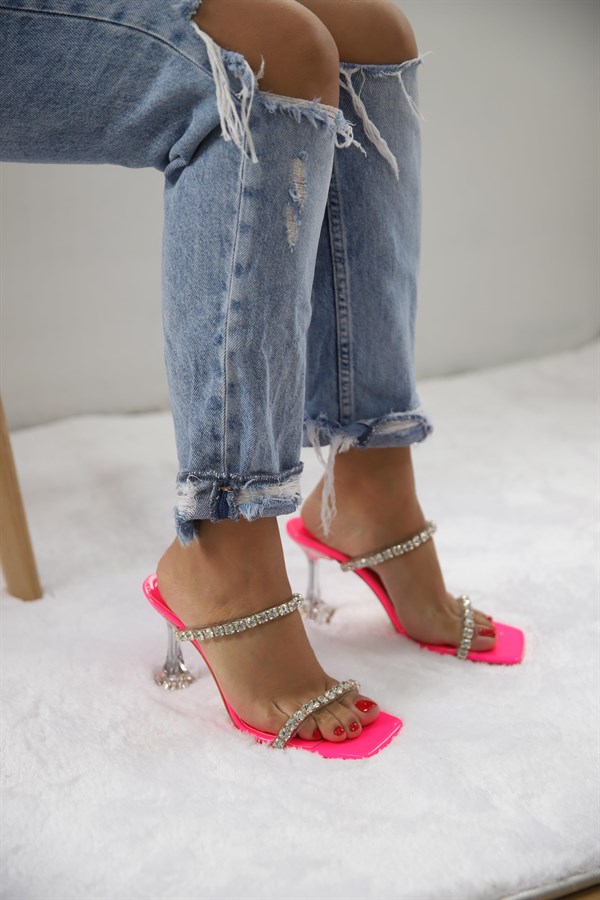 

Шлепанцы женские Shoes Bellas 251 черные 37 EU (доставка из-за рубежа), Черный, 251