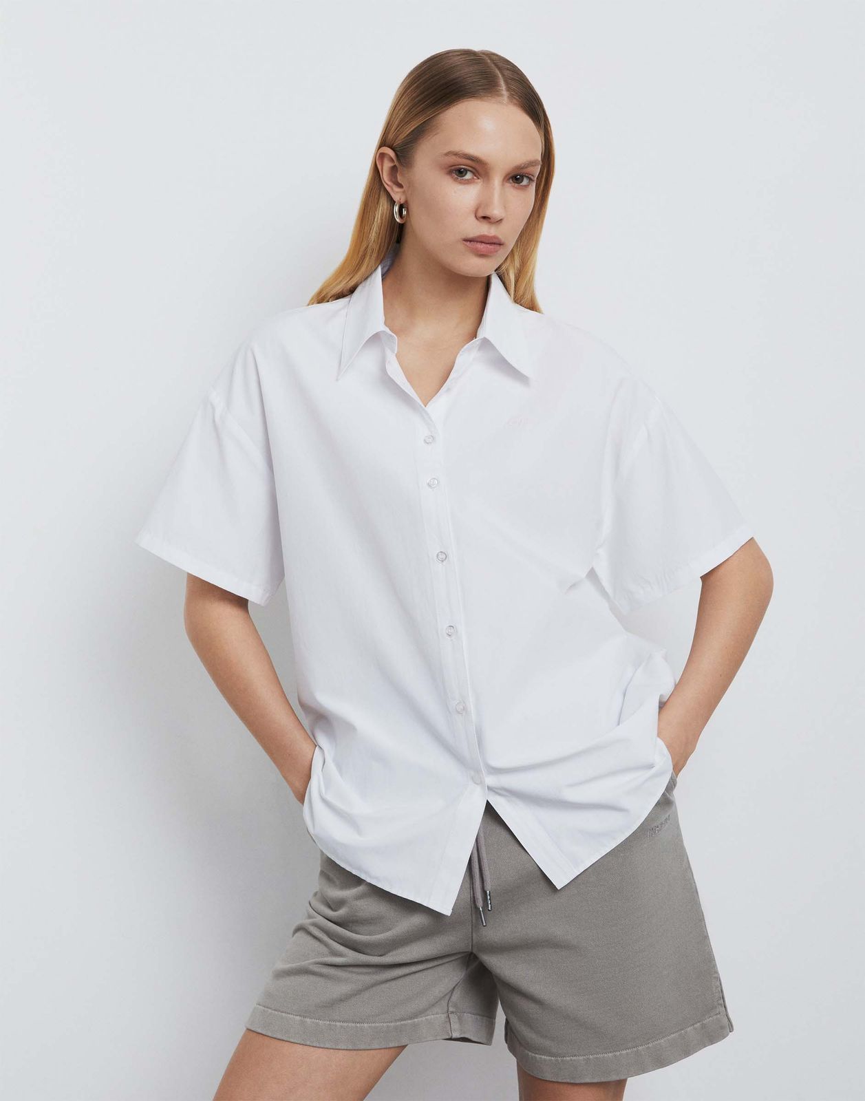 Рубашка женская Gloria Jeans GWT003635 белый S/170