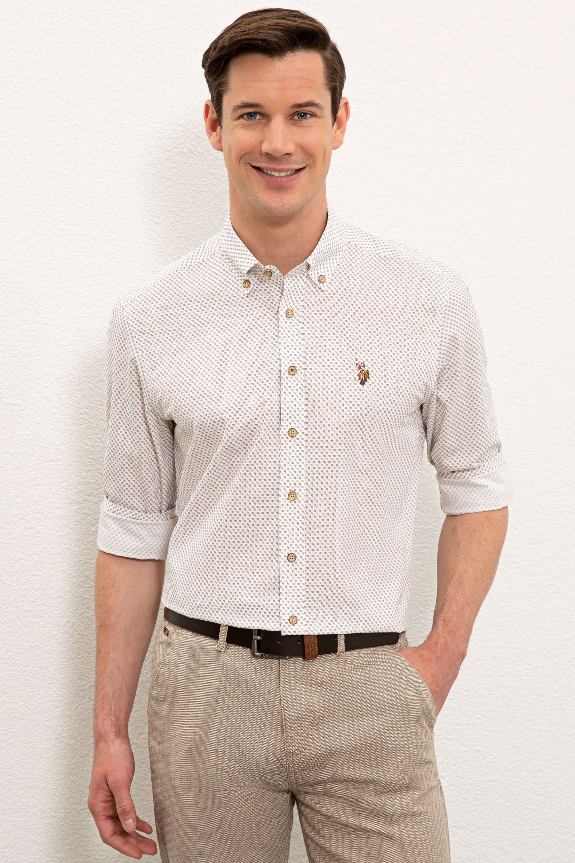 

Рубашка мужская U.S. POLO Assn. G081SZ0040ESPOS бежевая M, G081SZ0040ESPOS