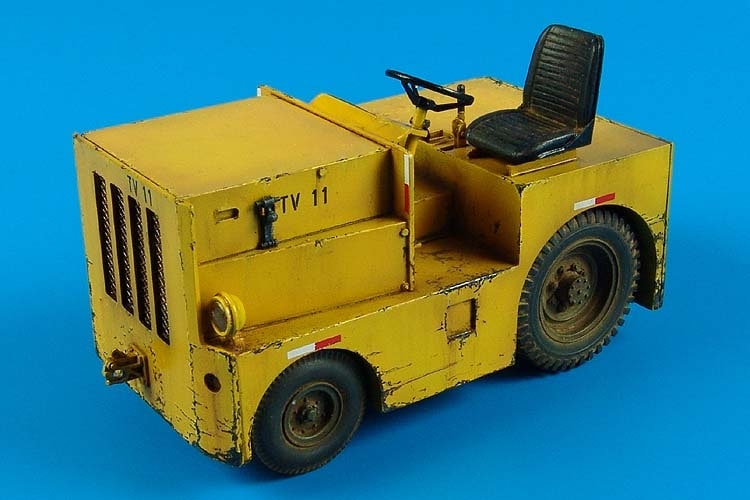 

Набор дополнений Aires 1/32 DMC Logan T-40 USAF tow tractor 320 020