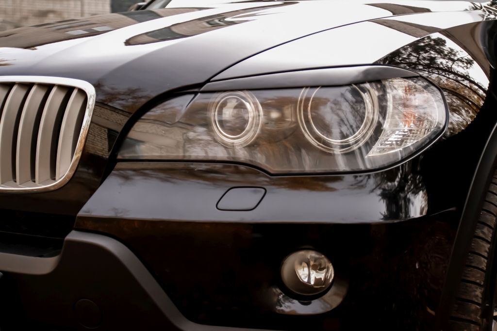 

Накладкина передние фары (реснички) для BMW X5(E70) 2007-2010, глянец (под покраску)
