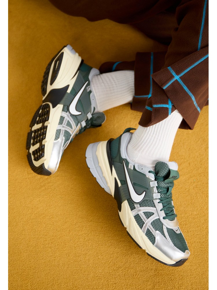 

Кроссовки мужские Nike NI112O10B черные 40.5 EU, Черный, NI112O10B