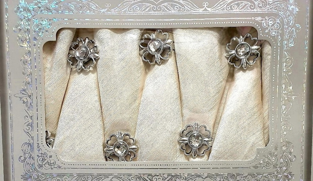 

Жаккардовая скатерть Титан, 140х220 см, 52