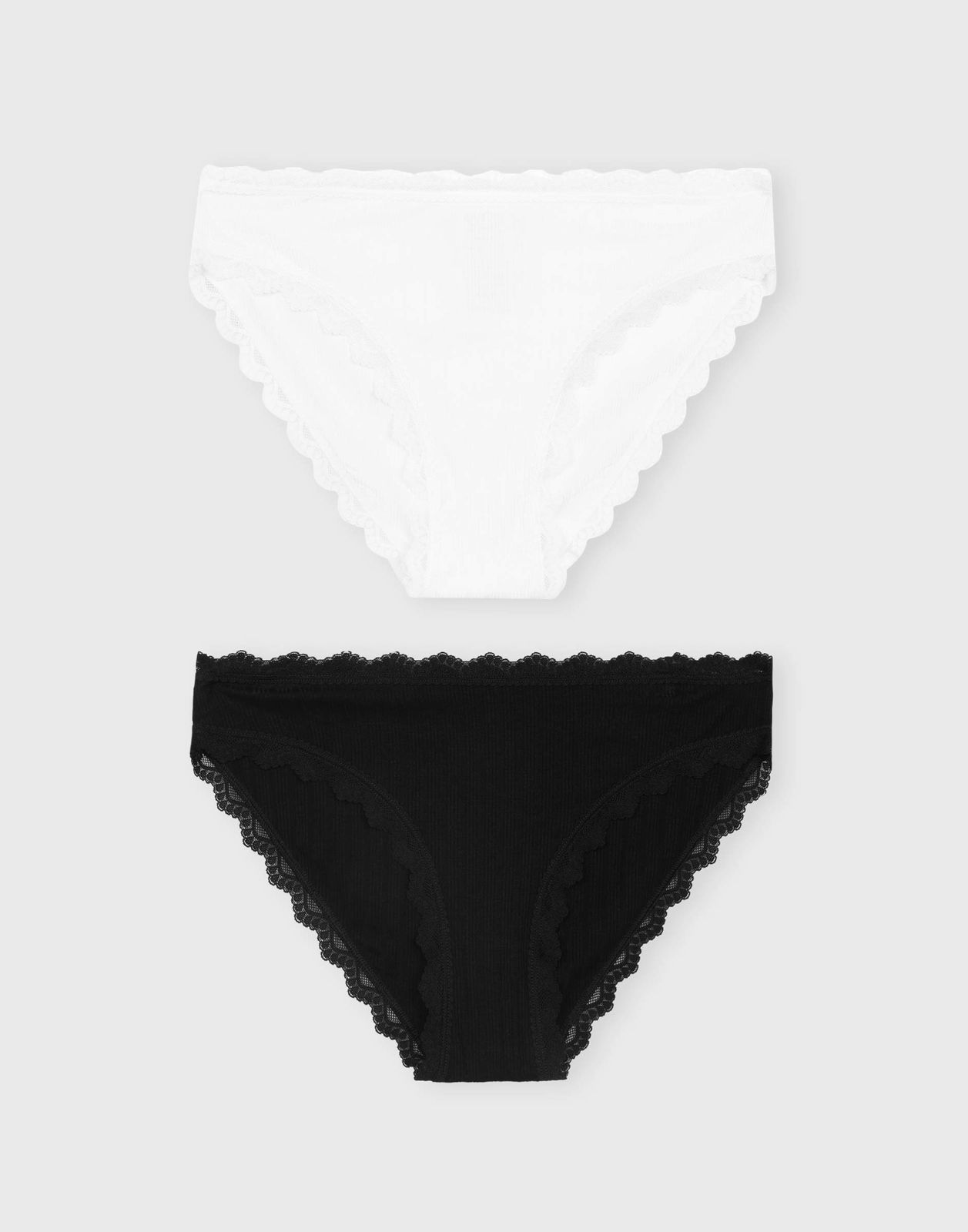 

Комплект трусов женских Gloria Jeans GUW009058 белый/черный XS/164, GUW009058