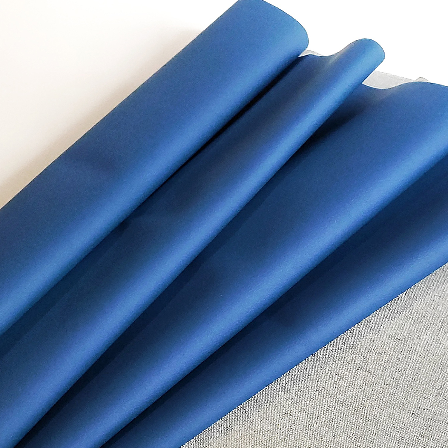 Экокожа для обивки мебели Quartett цвет синий 138*100см, кожзам для рукоделия