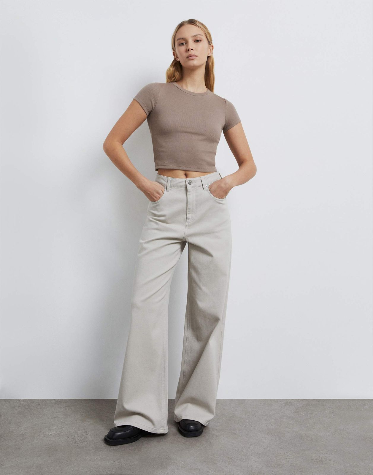 

Джинсы женские Gloria Jeans GJN030397 светло-серый 42/170, GJN030397