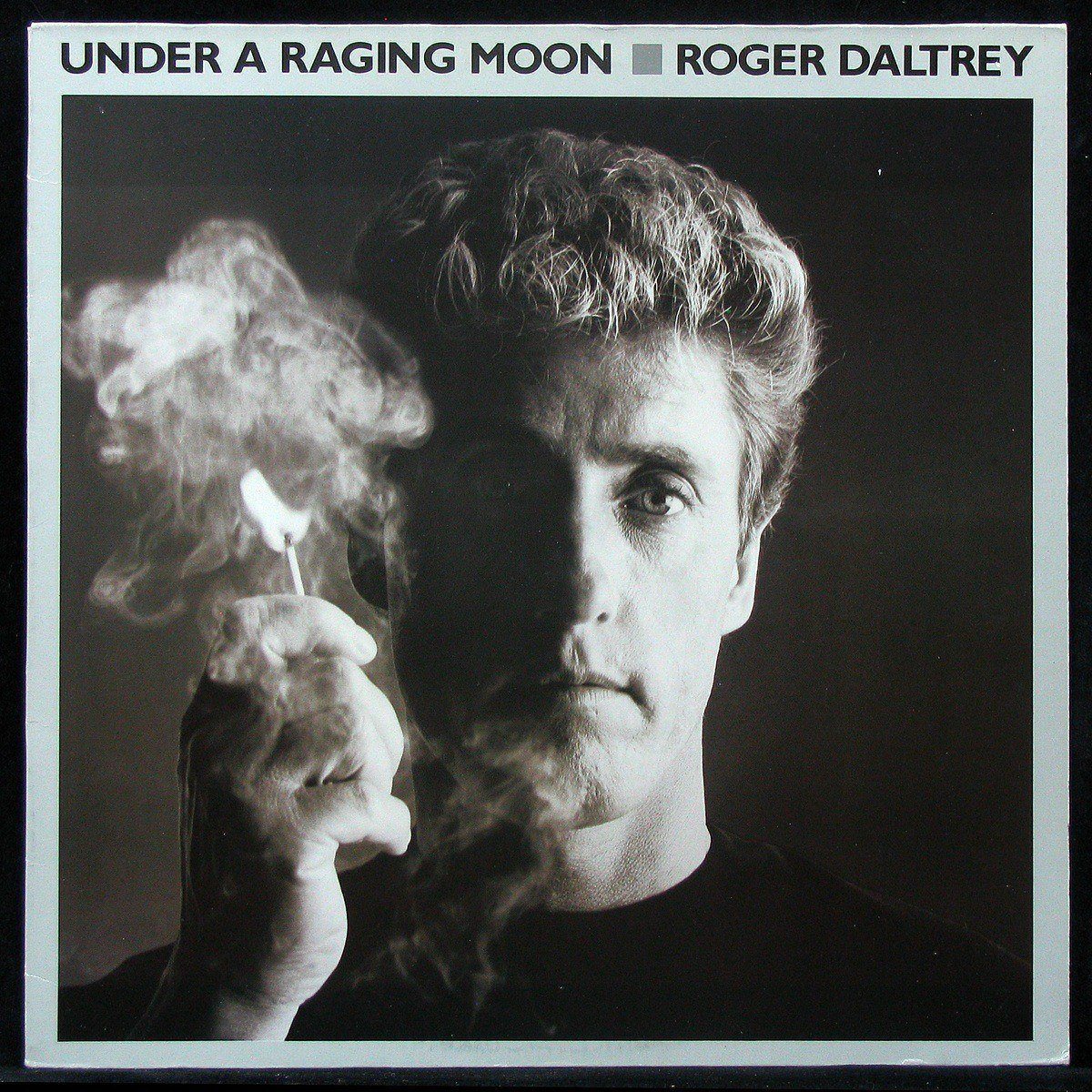 

LP Roger Daltrey - Under A Raging Moon 10 (301682)