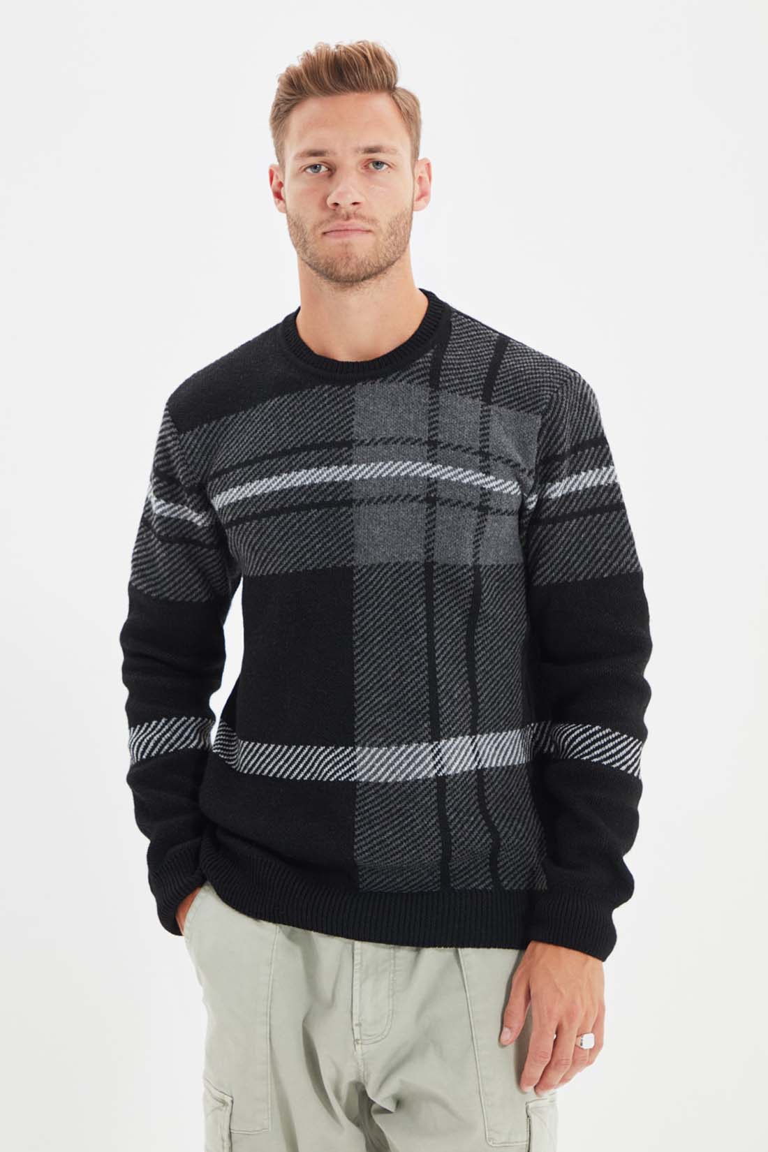 

Джемпер мужской TMNAW21KZ0372 Trendyol черный M, TMNAW21KZ0372