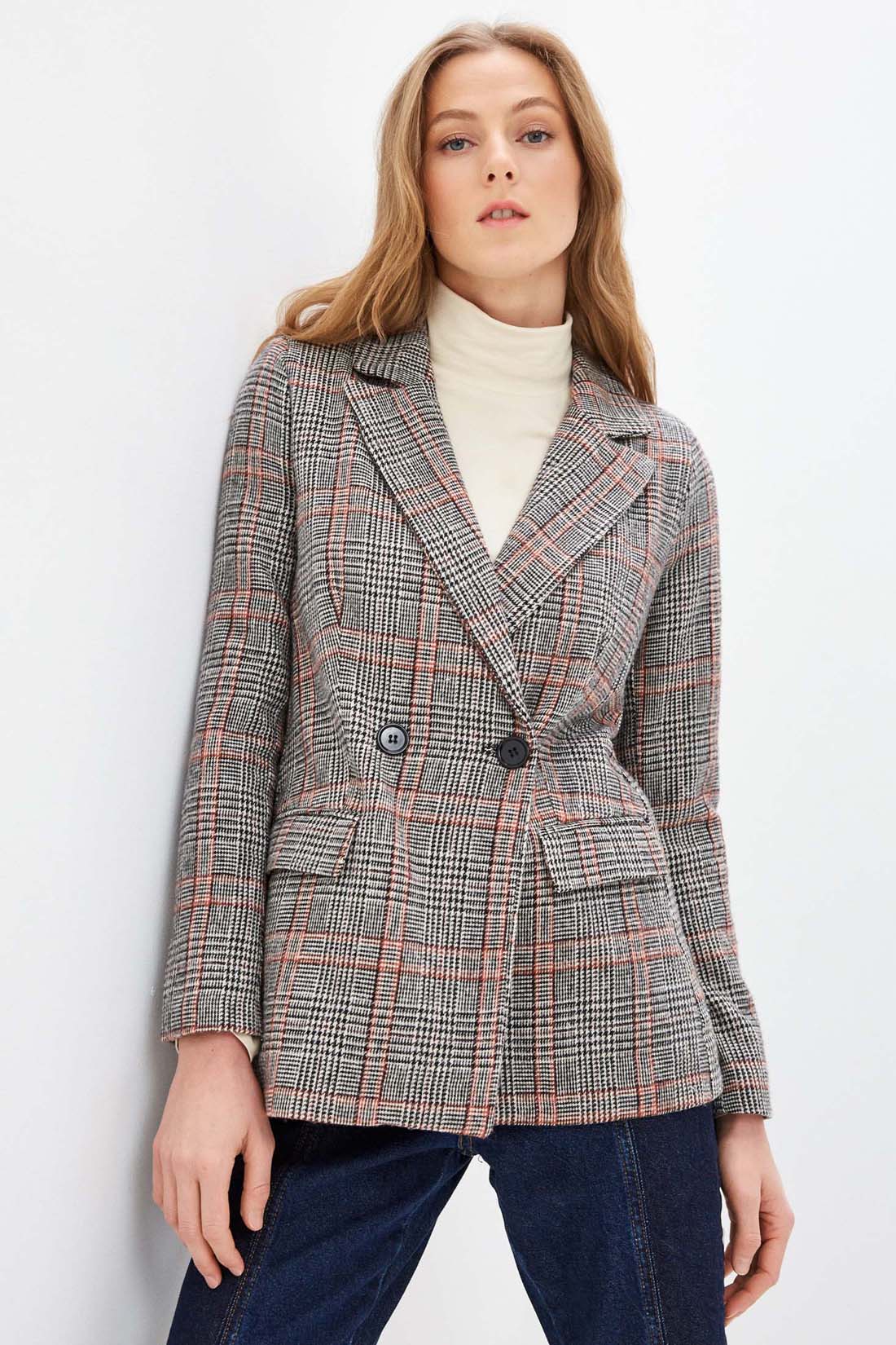 

Жакет женский Trendyol TWOAW20CE0201 белый 36 EU, TWOAW20CE0201