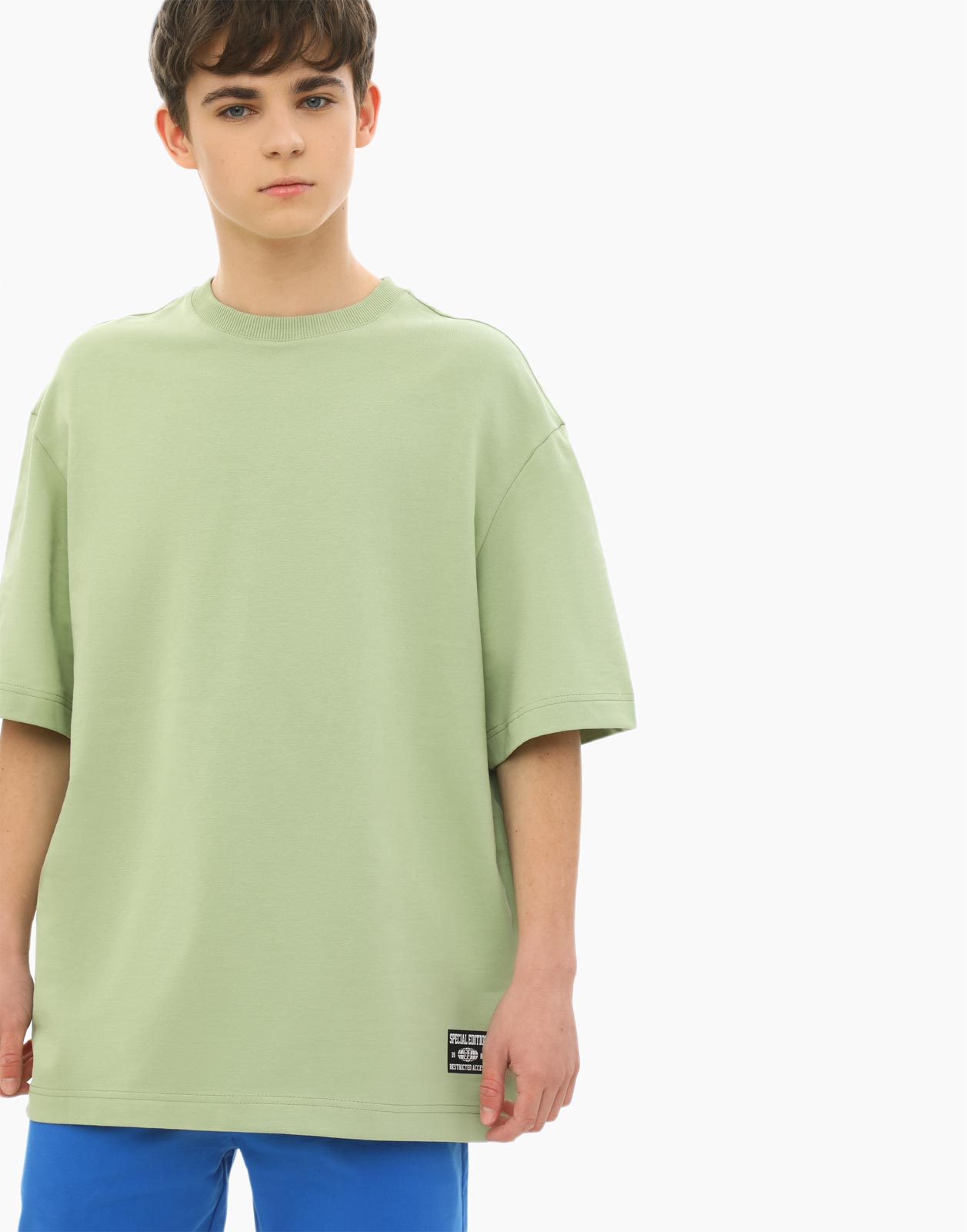 Оливковая базовая футболка для мальчика 8-10л/134-140