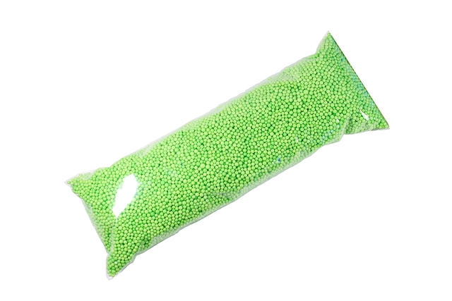 фото Пенопласт в шариках, зелёный, 2-3 мм, 10 гр, наполнитель для подарков, шаров и слаймов гк сфера