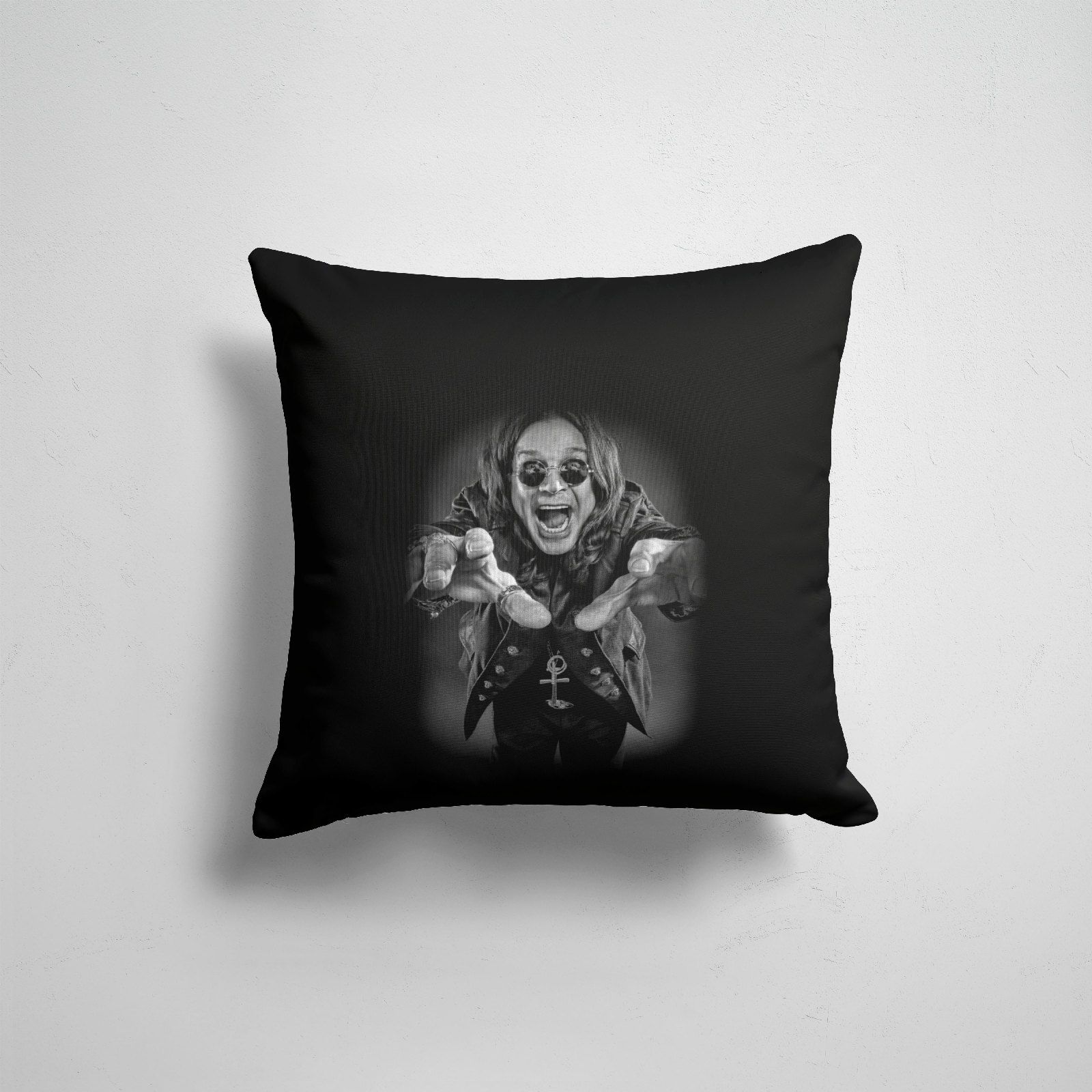 

Подушка декоративная 45х45см Рок Ozzy Osbourne OZZY OSBOURNE, Разноцветный