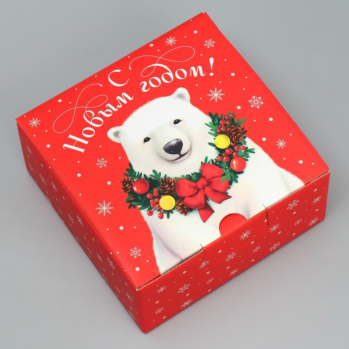 

Коробка складная Дарите Счастье, Новогодний мишка 9786542, 15x15x7 см, Белый;красный