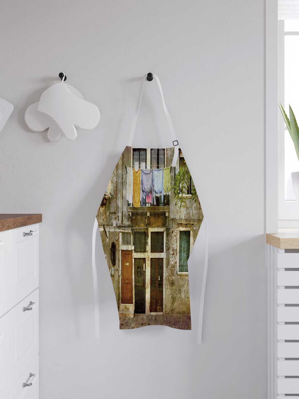 

Фартук женский для готовки JoyArty "Окна старого дома", универсальный размер