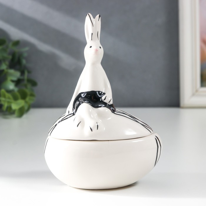 

Шкатулка керамика "Зайчик в шортиках" 9х6,4х13,5 см