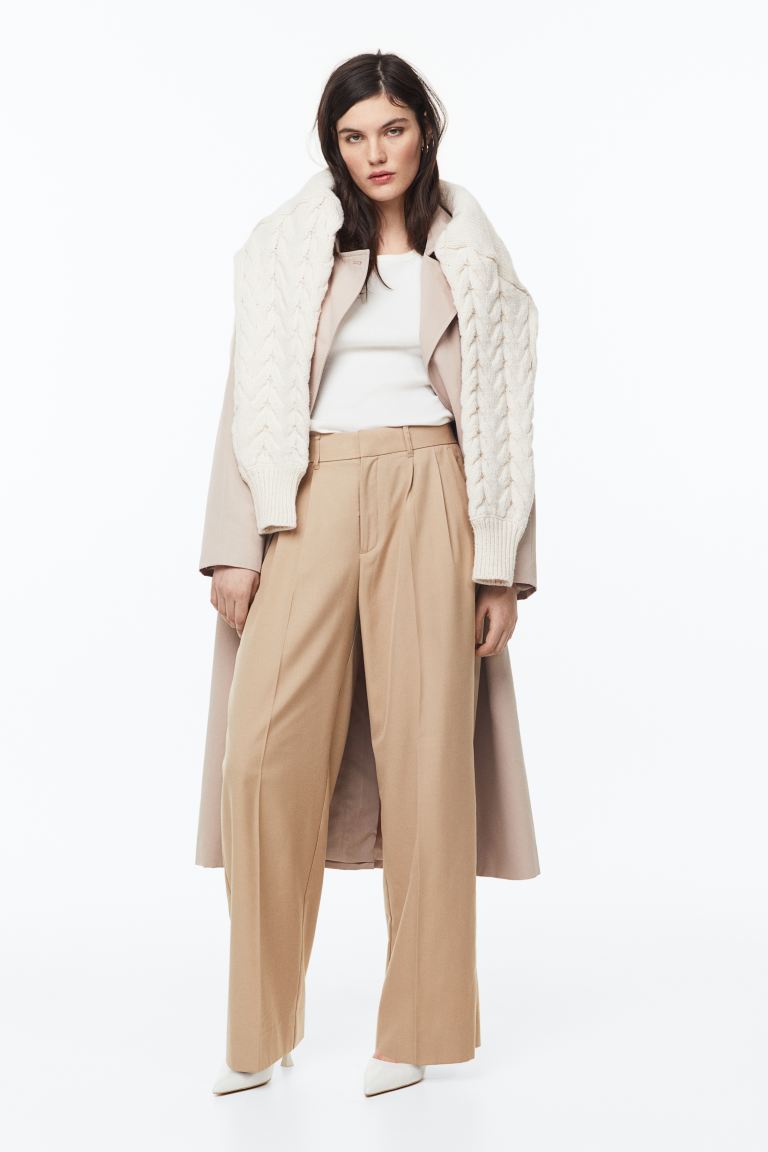 

Брюки женские H&M 1142268001 бежевые 42 EU (доставка из-за рубежа), 1142268001