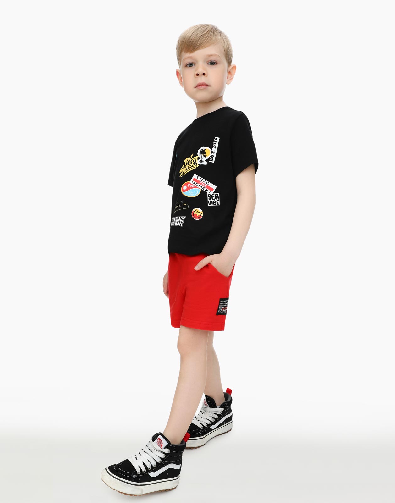 Красные шорты с шнурком для мальчика р.86