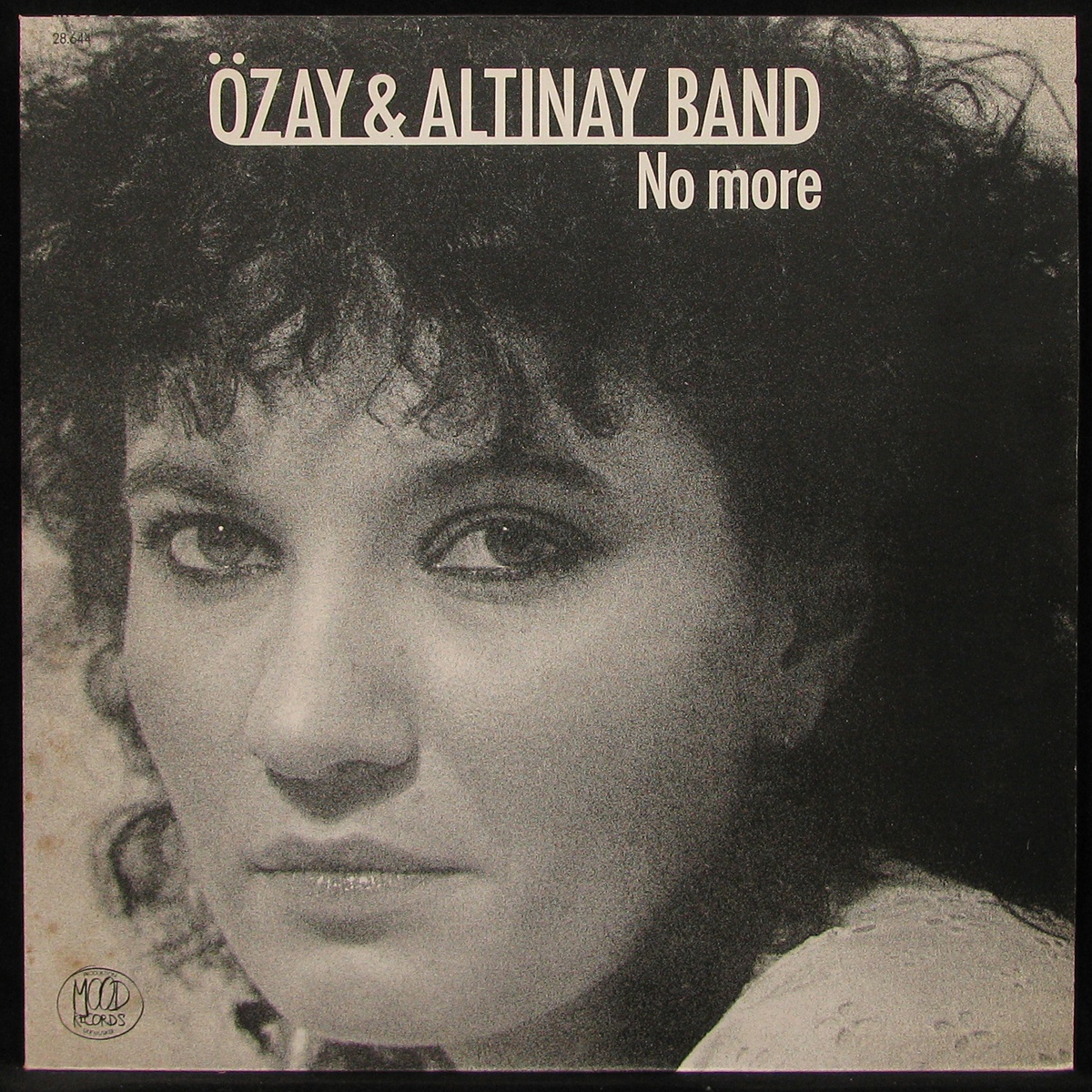 

LP Ozay & Altinay Band - No More Mood (292605)