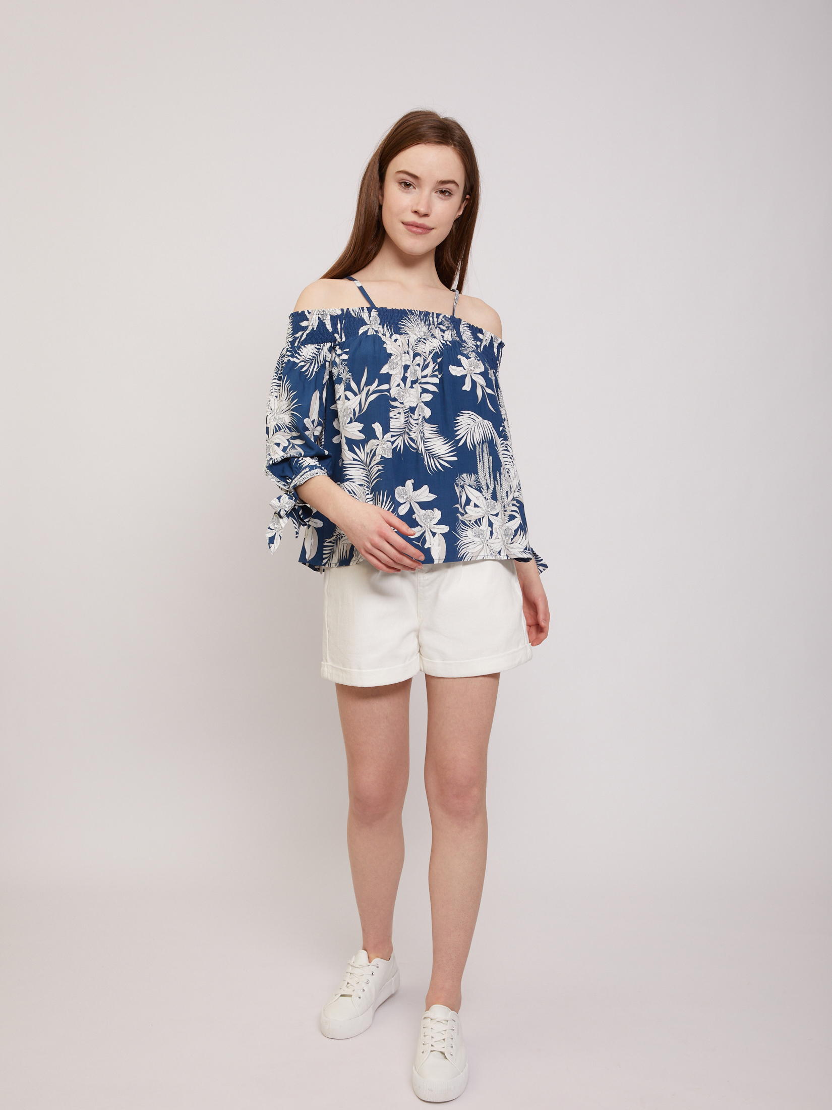 

Блуза женская Zolla z02126125902359P0 синяя XS, z02126125902359P0