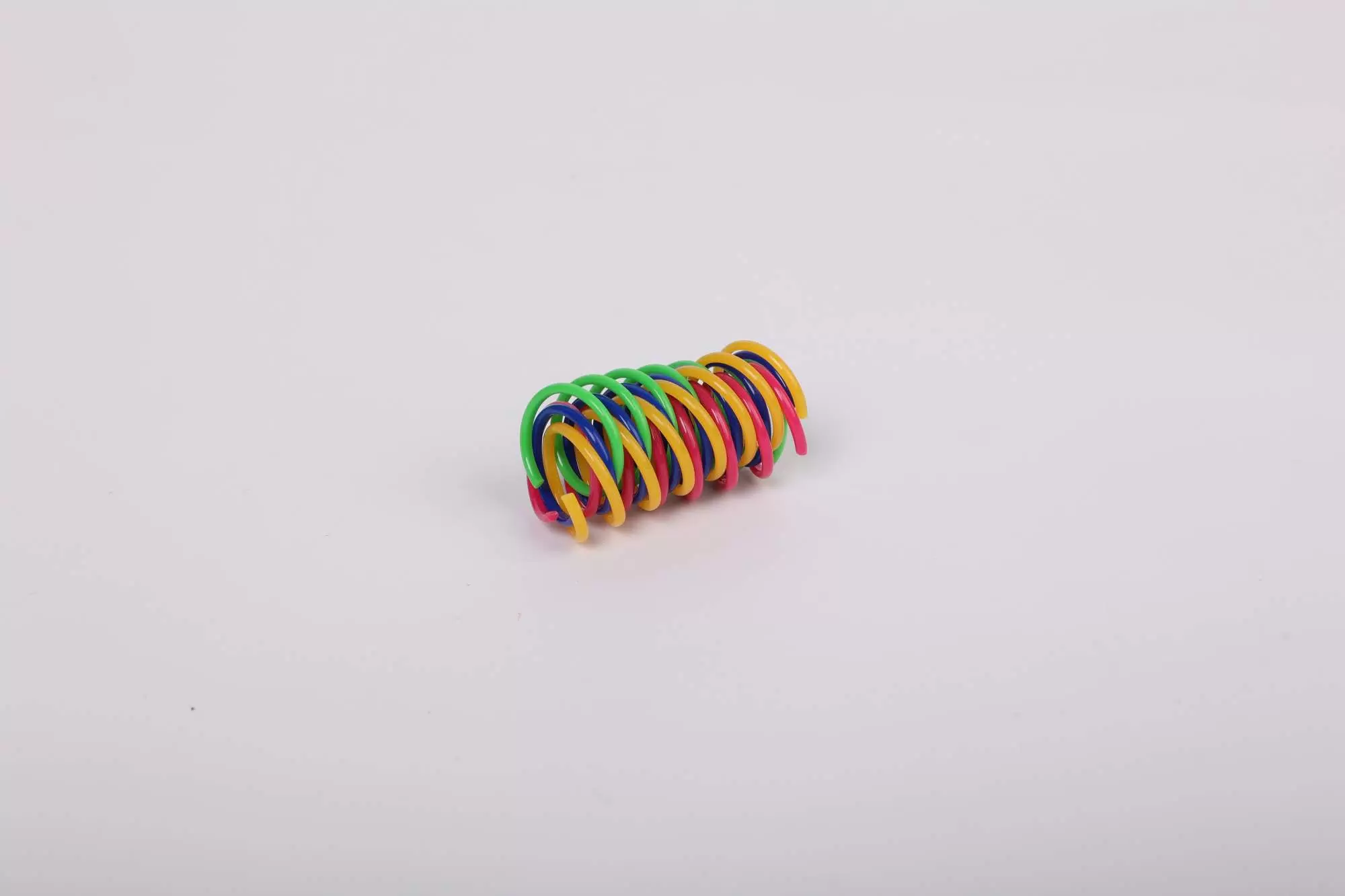

Игрушка для кошек Market Union пружинка, пластиковая, 4х2 см, 4 шт.