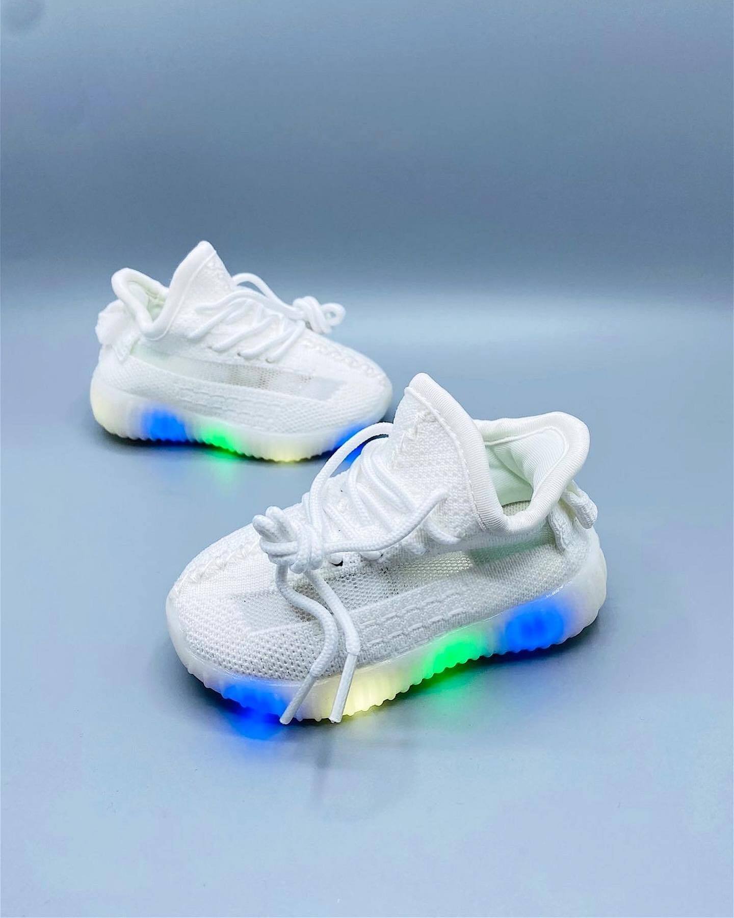 

Кроссовки детские YEEZY Kids, белый, 21, Kids