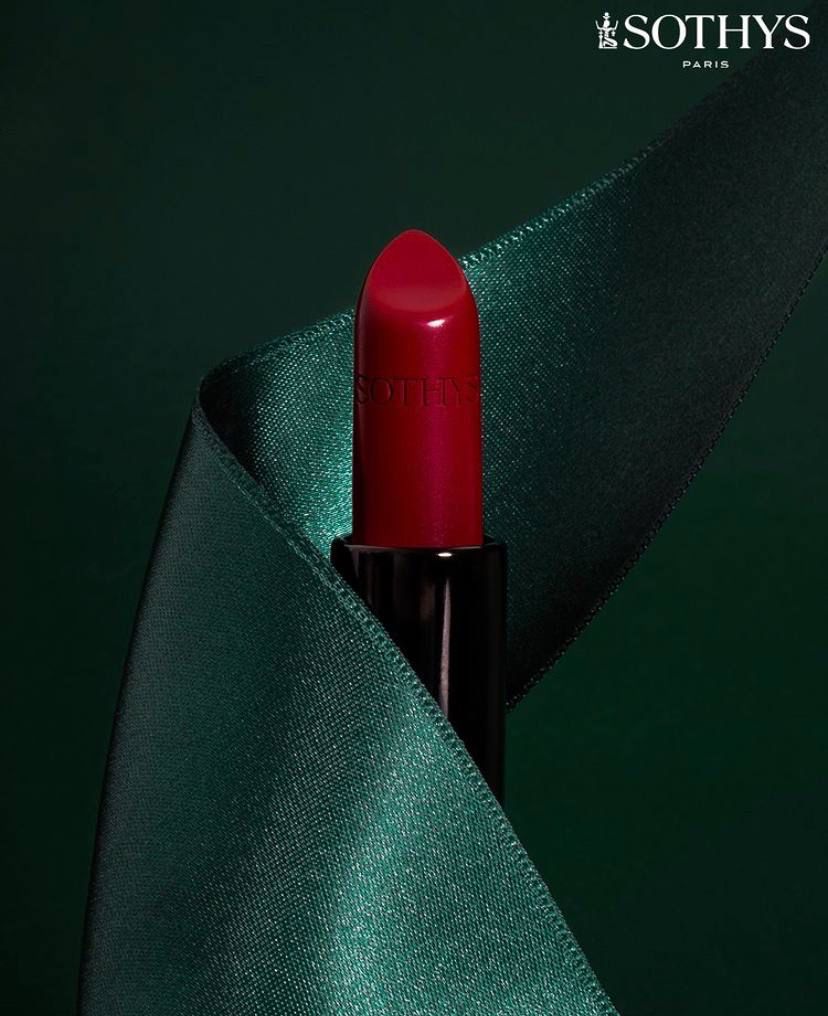 Помада Sothys оттенок яркий красный Satiny lipstick 247 Rouge Liberte